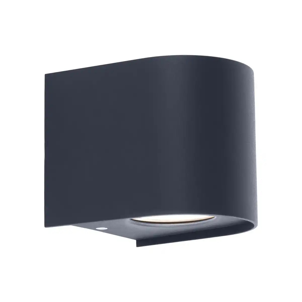 Die LED Außenwandleuchte "ALECTO" misst 10,5 x 11,7 cm und ist 10 cm hoch. Sie besteht aus einem hochwertigen Kunststoff mit einer leicht strukturierten Oberfläche, die wie lackiert wirkt. Zeitloses Schwarz macht die Leuchte universell einsetzbar.