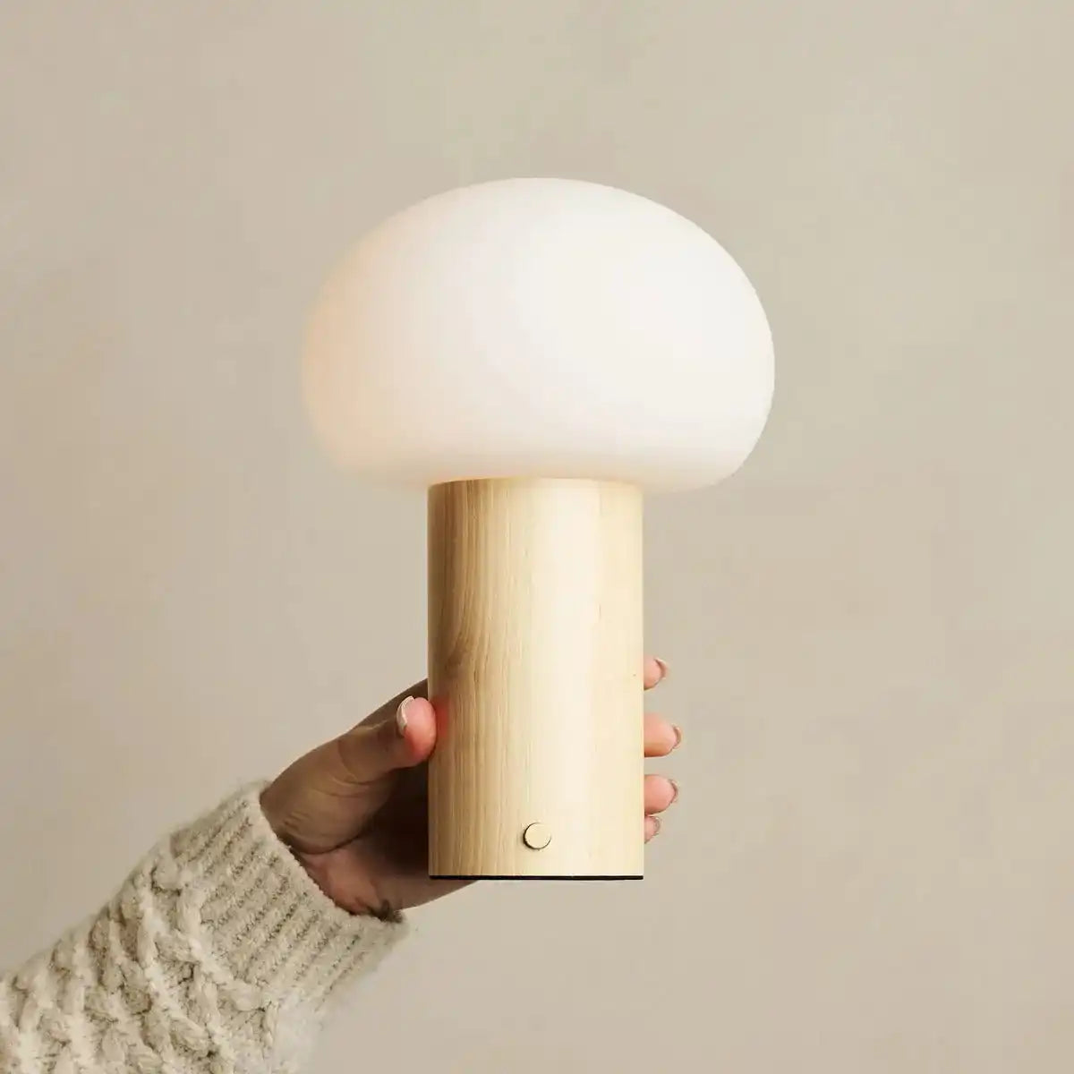Sam hellbraunes Holztischlampe mit Glas & wiederaufladbarem Akku | Dimmbare und vielseitige Beleuchtung