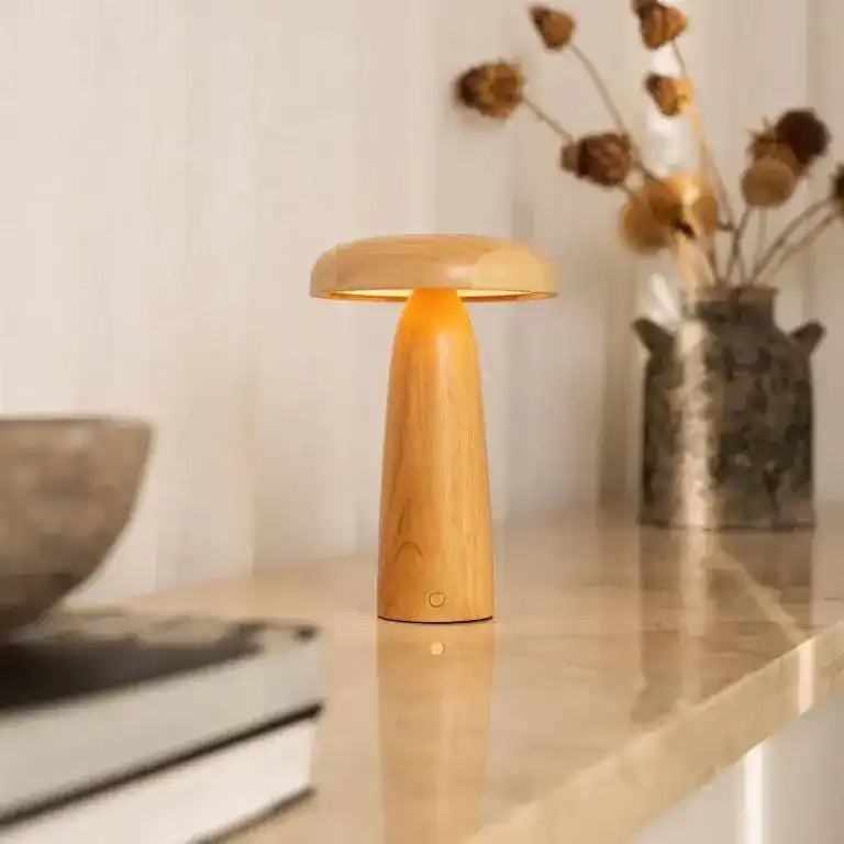 Lennart Tischlampe aus Holz – wiederaufladbare, dimmbare und kabellose Beleuchtung