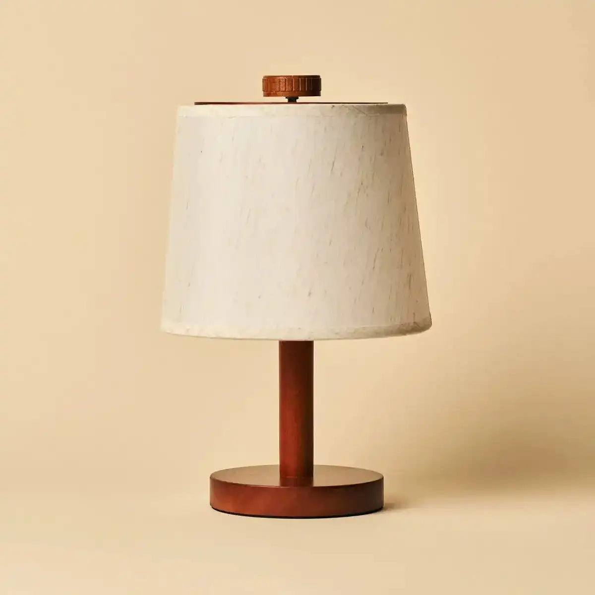 Rover Kastanienbraune Holzlampe - wiederaufladbar, schnurlos und dimmbarer Schatten