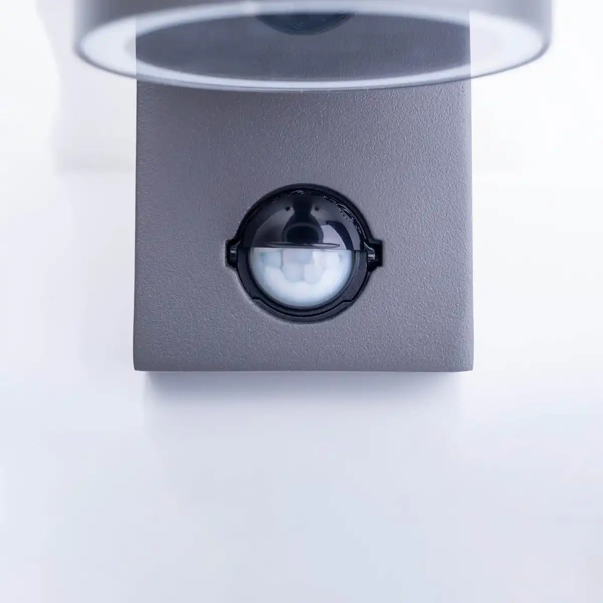 Außenwandleuchte "Rombe" mit Bewegungsmelder, anthrazitfarbenes Aluminium, Timer, wechselbares Leuchtmittel, 7 x 12,5 x 16,4 cm