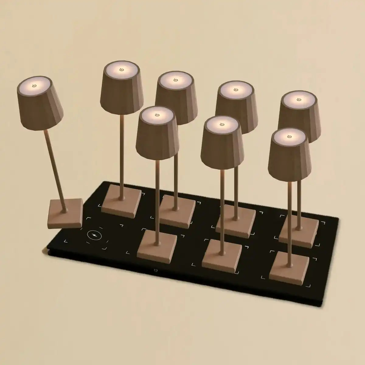 Combi-Set Professional-8 x Wouter Koala Brown wiederaufladbare Tischlampen & 1 x Zentralstation Wireless Ladestation mit Qi-Technologie-
