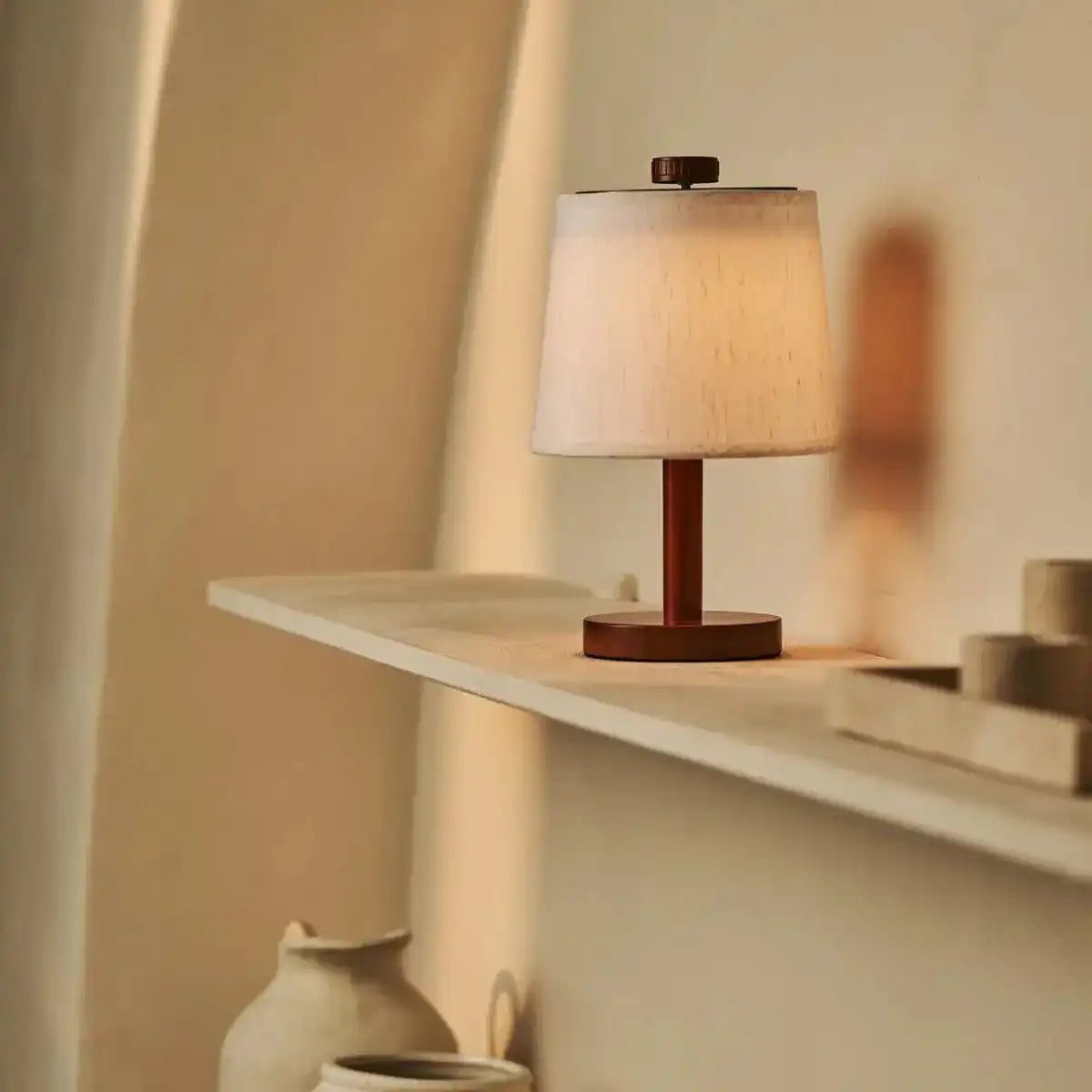 Rover Kastanienbraune Holzlampe - wiederaufladbar, schnurlos und dimmbarer Schatten