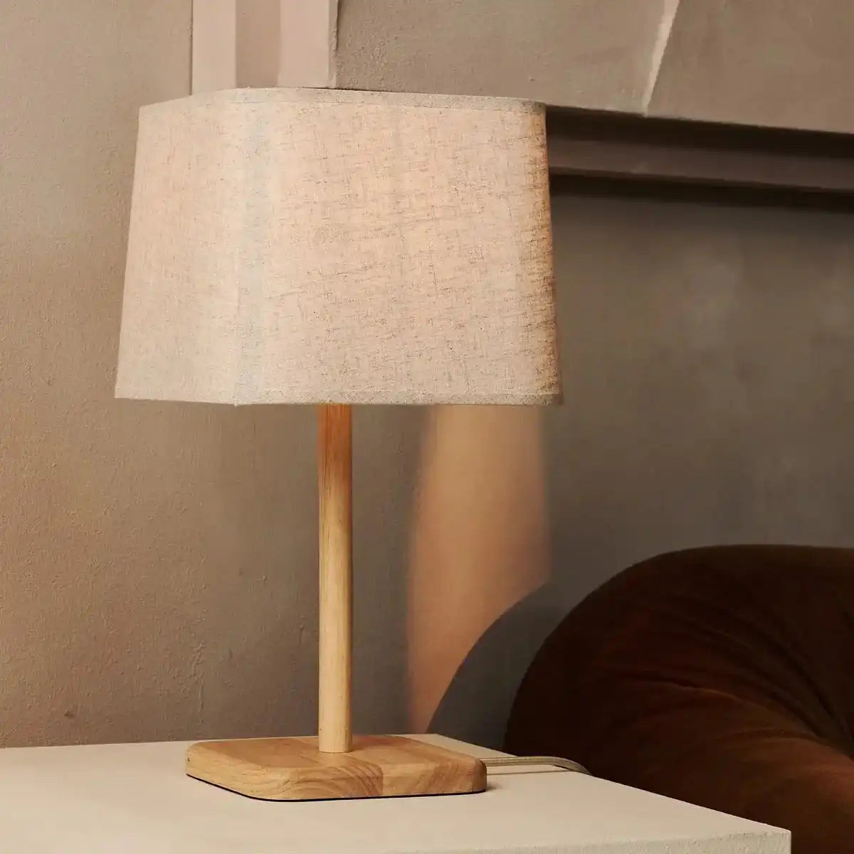 Marley Holzlampe mit Beige Schatten - stilvoller und organischer Hausbeleuchtung