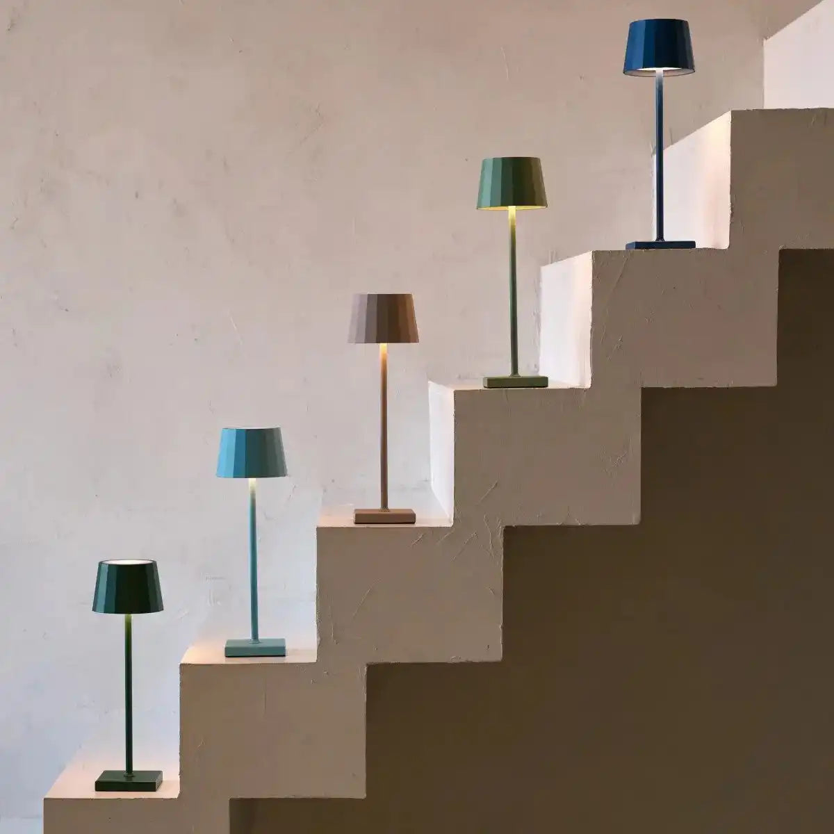 Milou Mocha Brown - Tischlampe ohne Kabel l moderne, Design- und 3 Lichtmodi