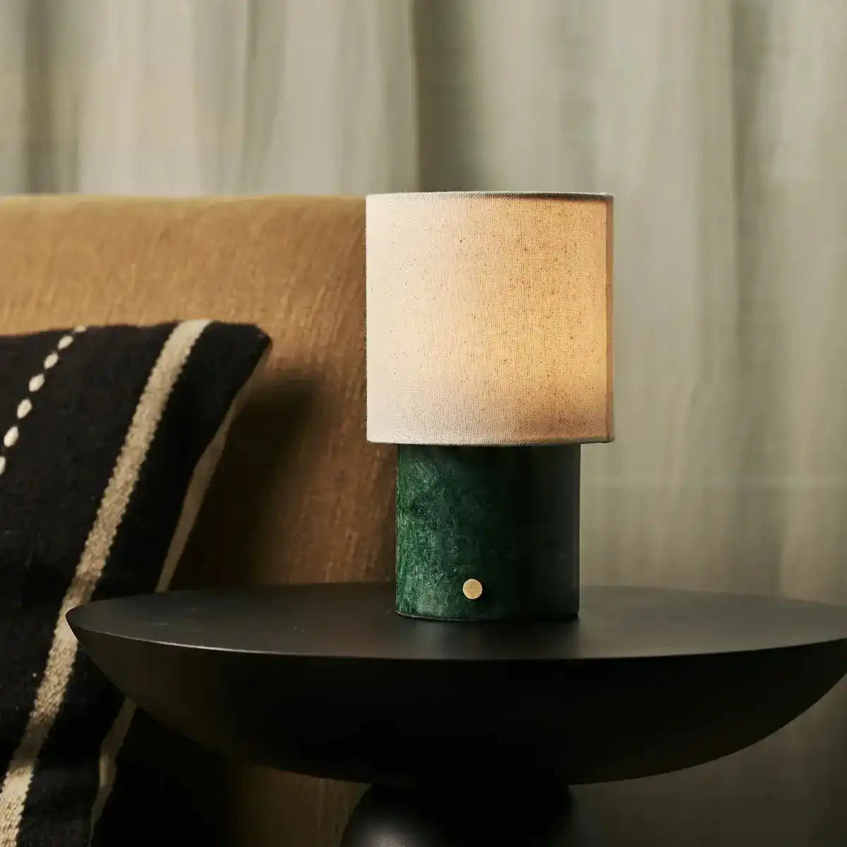 Dou Green / Verde Alpi - Marmor wiederaufladbare Tischlampe - Schnurloses, 3 Lichtmodi und mit Wellenlampenschatten mit Leinen