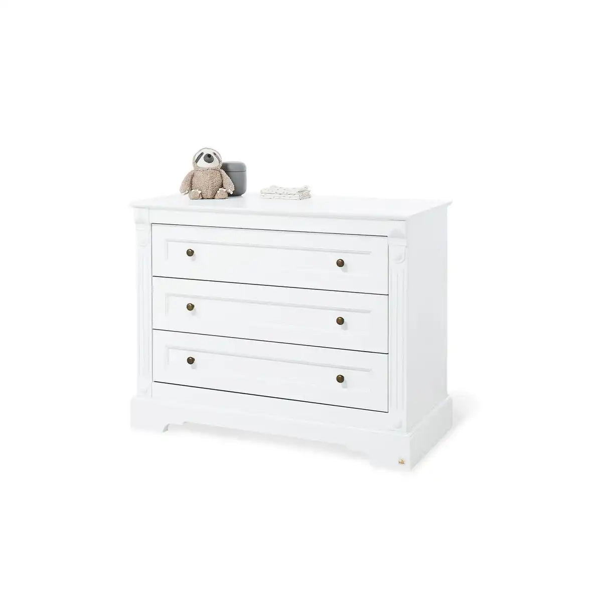 Baumschule 'Emilia' breit, inkl. Wandregal
4-teilig: Kinderbett, breite Wickelkommode, 2-türiger Kleiderschrank, Wandregal - HomeDesign Knaus