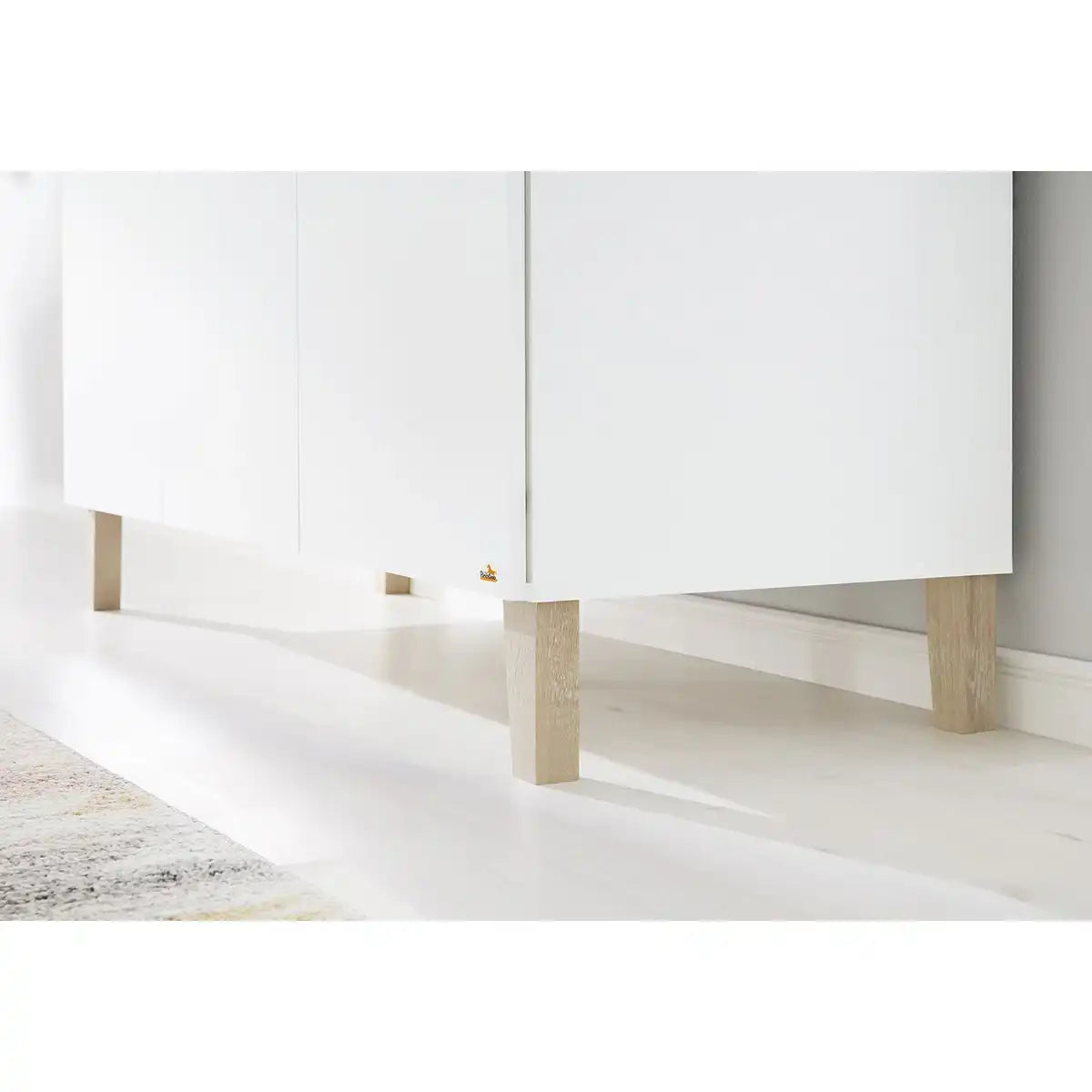 Baumschule 'Lumi' breit groß
3-teilig: Kinderbett, breite Wickelkommode, großer Kleiderschrank - HomeDesign Knaus