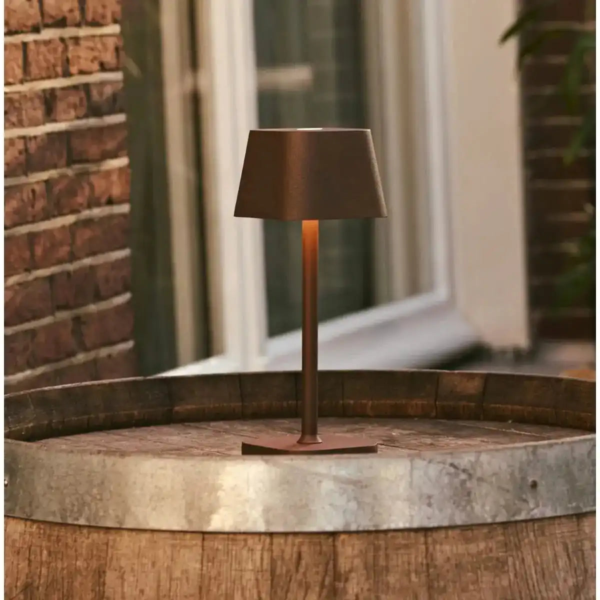 Ava Mokkabraune wiederaufladbare Tischlampe | Kabellos und dimmbar