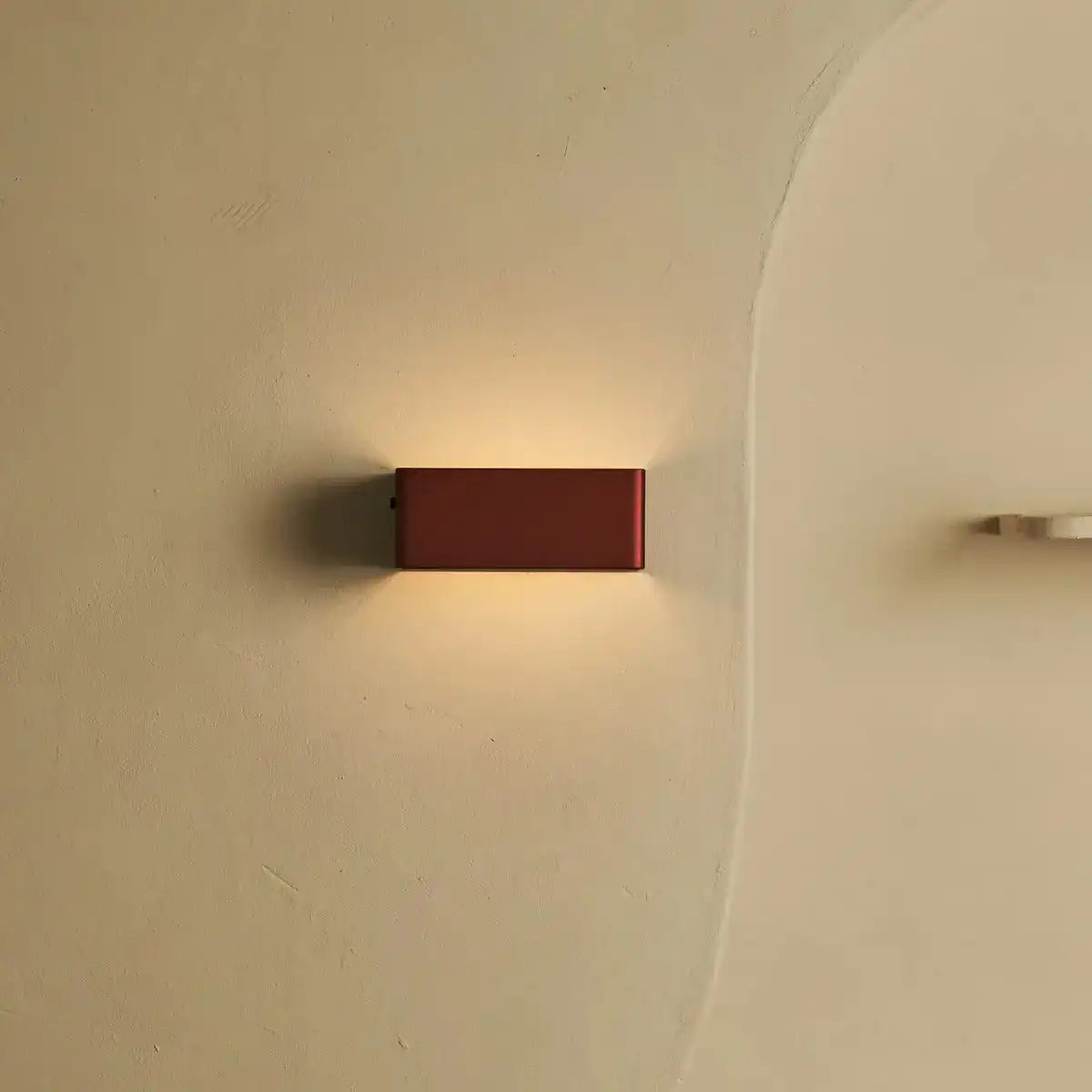 Tessa Bronze schnurlose Wandlampe einschließlich Fernbedienung, 20 Lichtmodi, dimmbares, magnetisches Suspensionssystem und mit Bewegungssensor