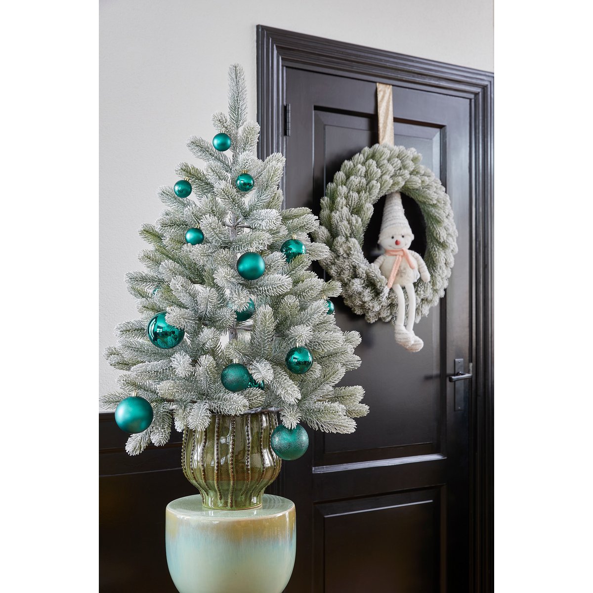 Künstlicher Weihnachtsbaum im Topf – H90 x Ø55 cm – Grün gefrostet