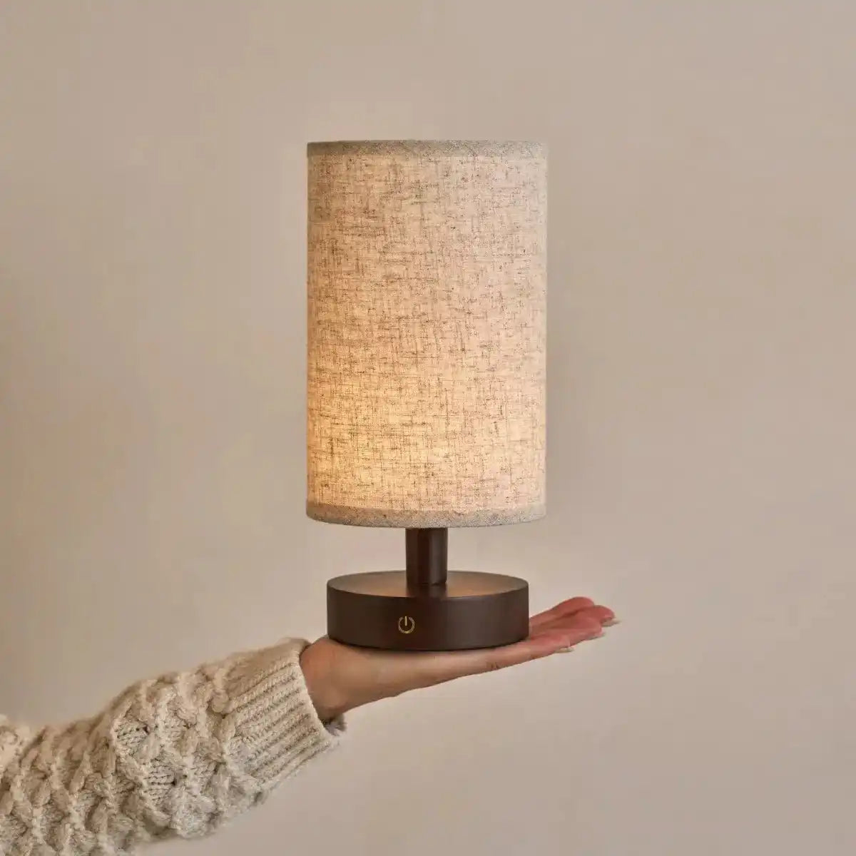 Ben dunkelbraune Holztischlampe-wiederaufladbar, dimmbar, USB-C-Antrieb