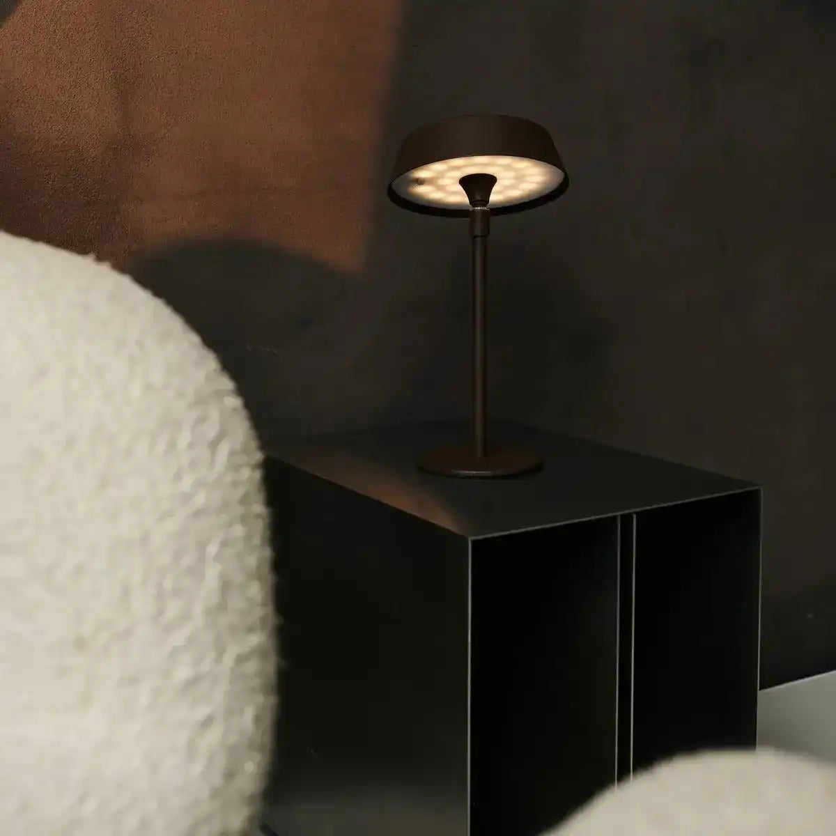 Luca Mocha Brown - USB wiederaufladbare Lampe l minimalistisch, verspielt und dimmbar