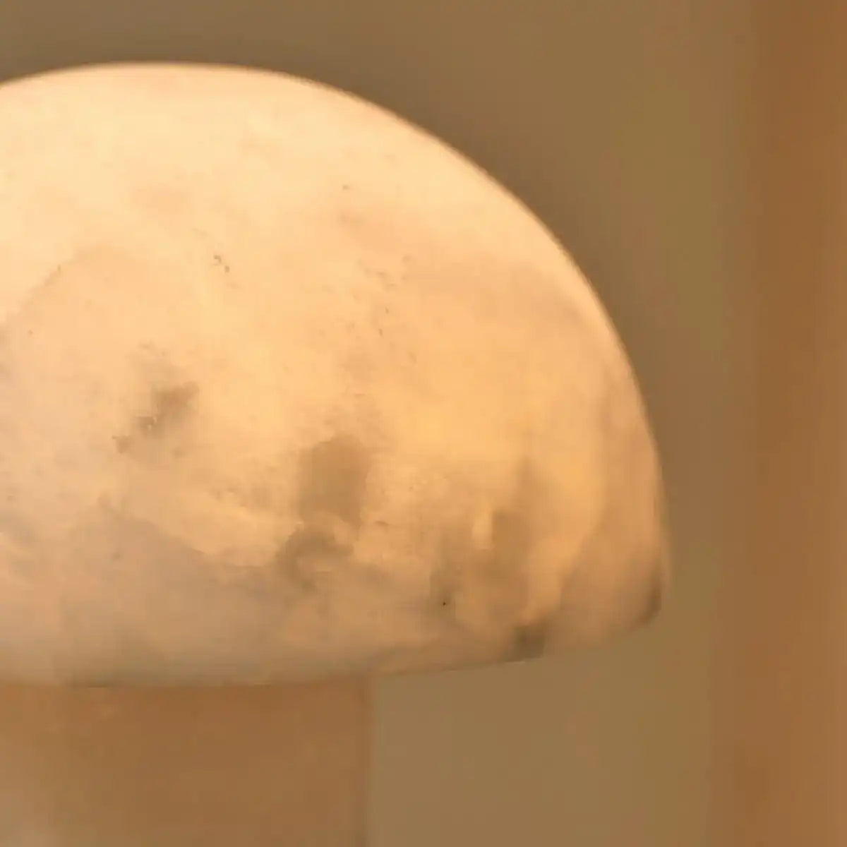 Francesco stilvolle Alabasterlampe – handgefertigte Luxusbeleuchtung