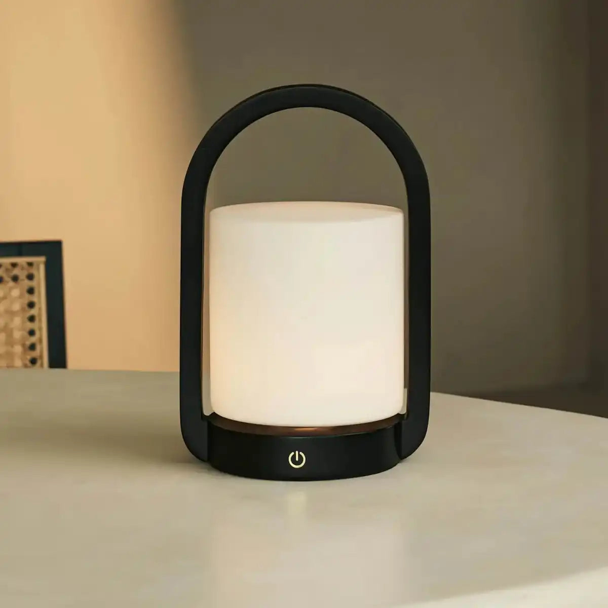 George dunkelbraune Holzlampe – wiederaufladbar, dimmbar und tragbar