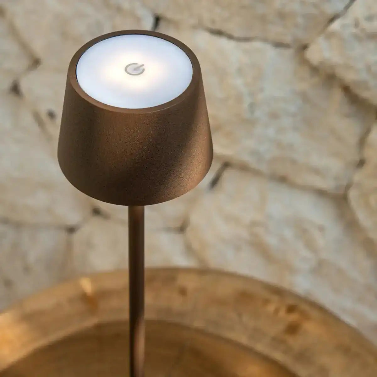 Vondel Mokka Brown wiederaufladbar und schnurloses Lampe perfekt für die Hotellerie - drahtlos wiederaufladbar über Ladestation