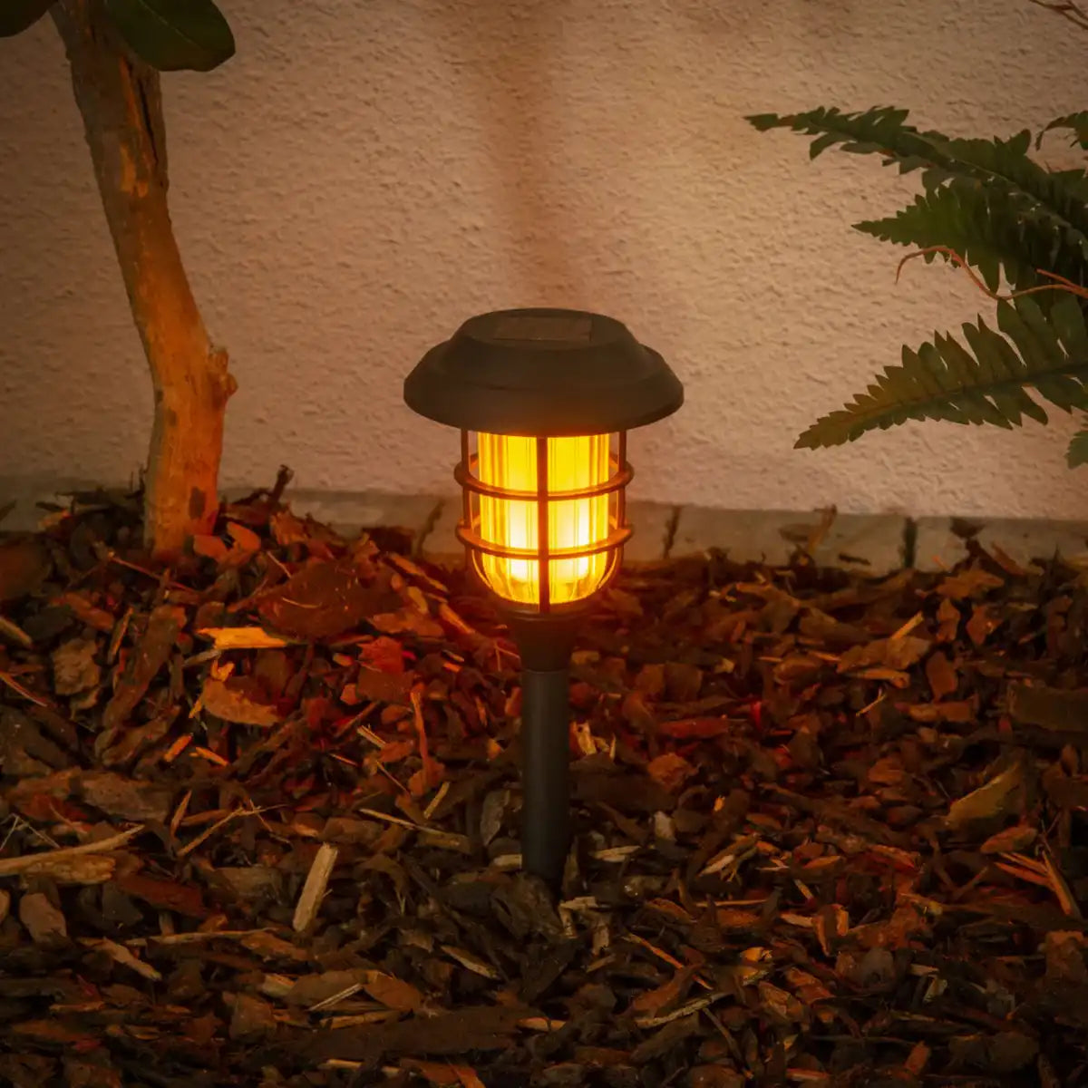 3er-Set LED-Outdoor-Erdspieß 34 cm hoch, Erdspieß aus schwarzem Kunststoff mit integrierter LED, Solarleuchte für Außen