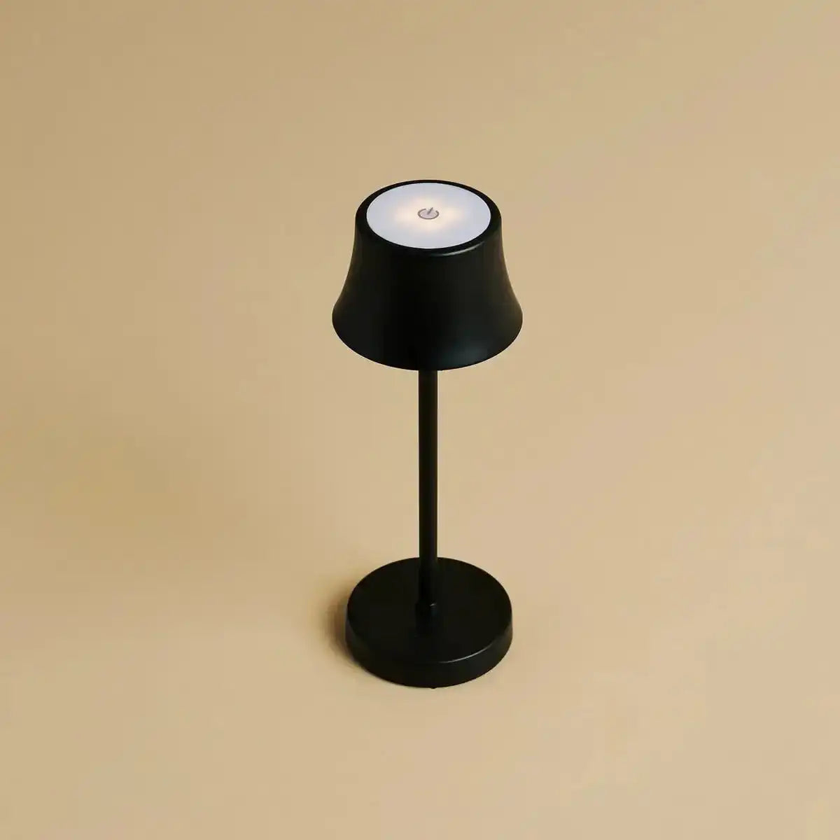 Combi Set Professional-4 x de pijp Mini Midnight Black wiederaufladbare Tischlampen & 1 x Amstel Wireless Ladestation mit Qi-Technologie