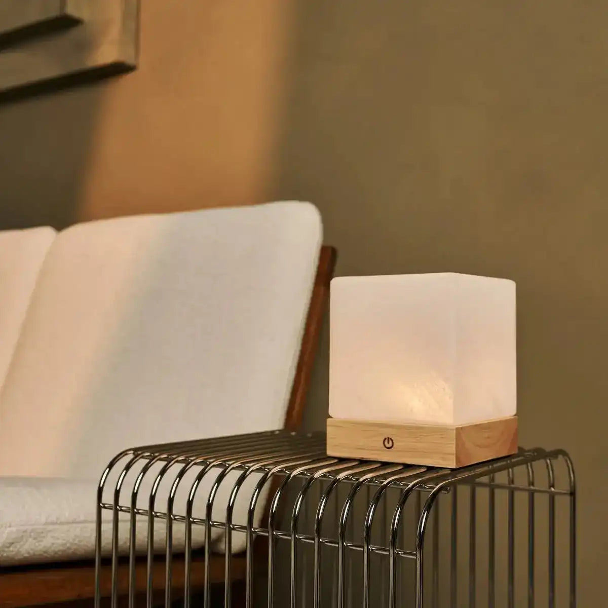 Yce hellbraune schnurlose Holzlampe mit gefrorenem Glas-wiederaufladbar, dimmbar, 100-Stunden-Batterie