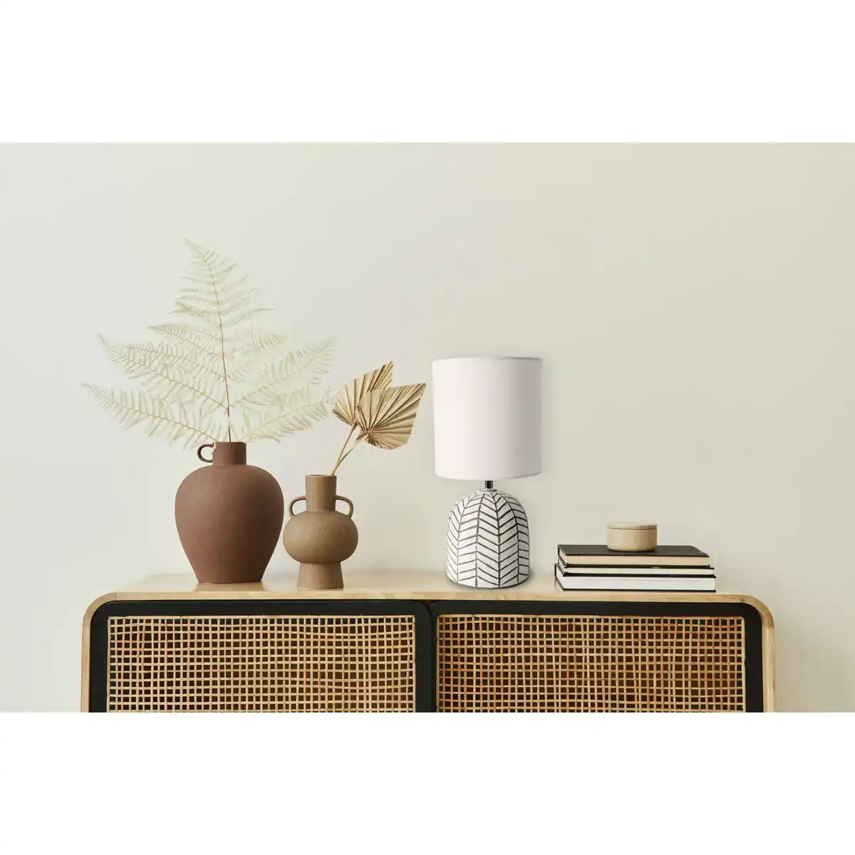Keramik-Tischleuchte "FOLIO" weiß, Tischlampe aus Keramik, weiß, mit E14-Fassung, für Esszimmer, Wohnzimmer, Diele oder Büro, 27,50 cm hoch