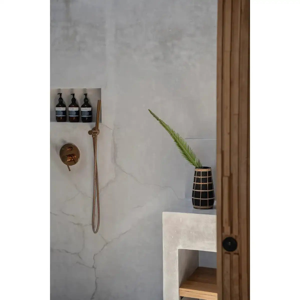 Die Cutie Vase - Schwarz Natur - M - HomeDesign Knaus