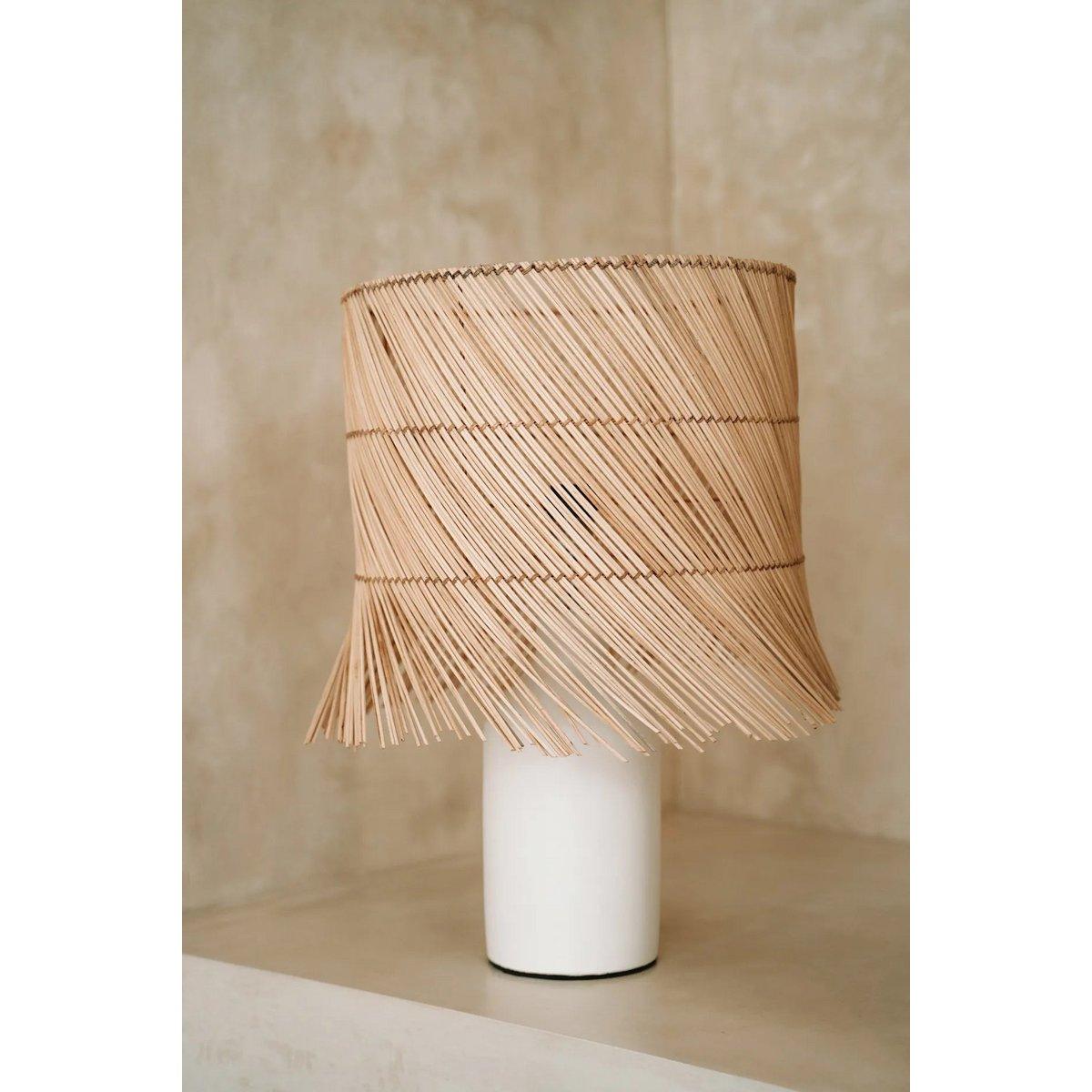 Die Rattan Tischlampe - White Natural - HomeDesign Knaus