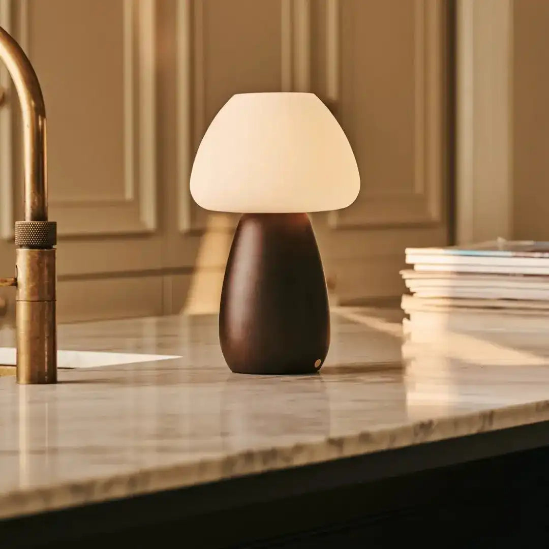 Bären Sie dunkelbraune stilvolle wiederaufladbare Lampe-schnurlos, dimmbar, umweltfreundliches Design