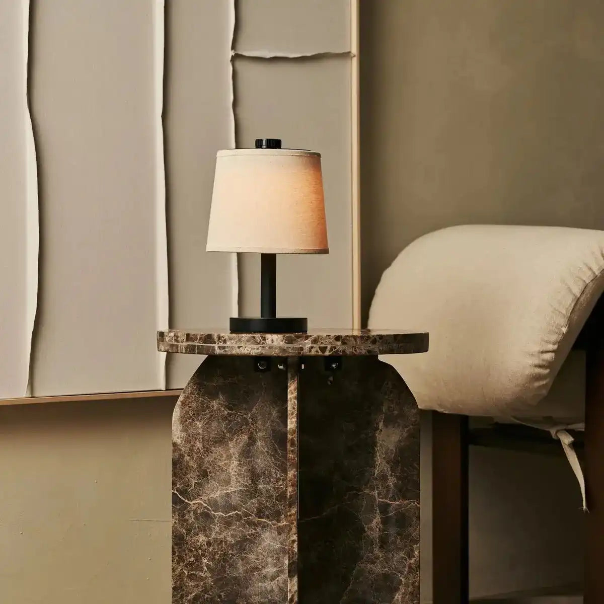 Rover Schwarze Holzlampe - wiederaufladbar, schnurlos und dimmbarer Schatten