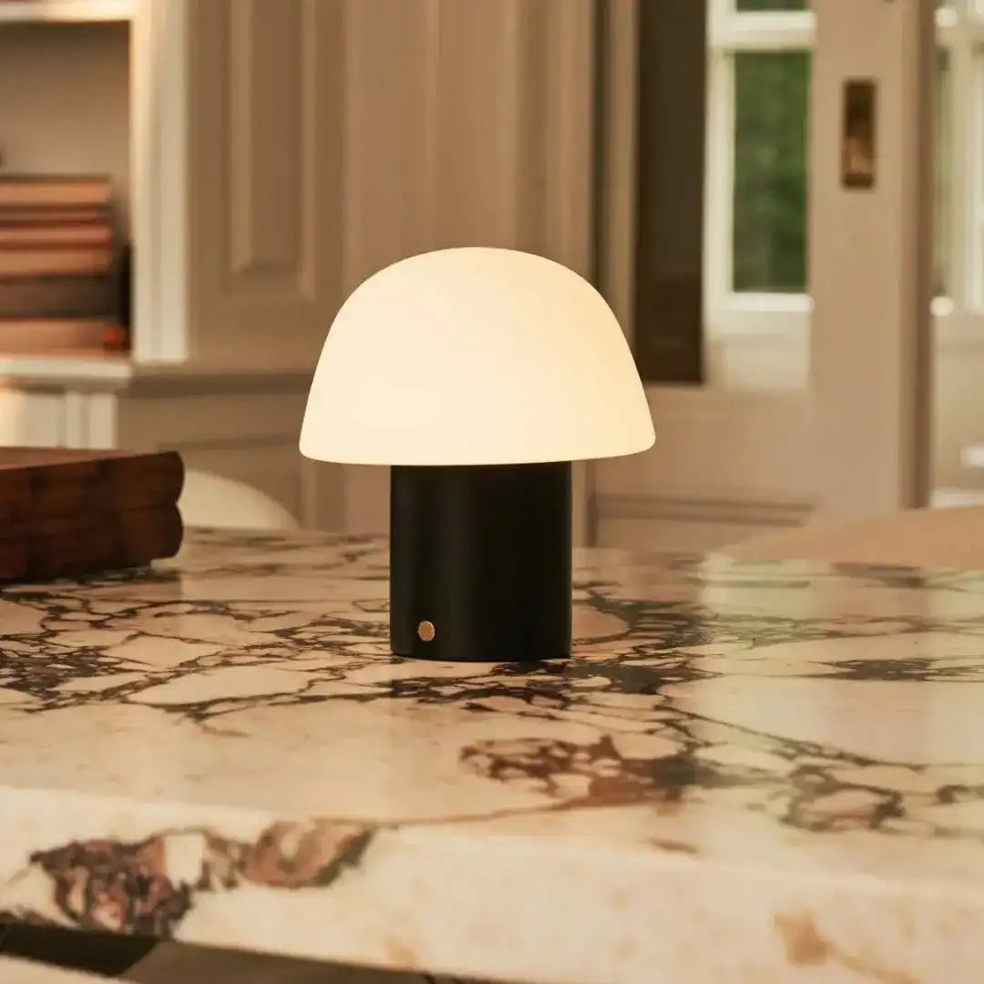 Yannick Black Tischlampe ohne Kabel - modern, Batterie und dauerhaft