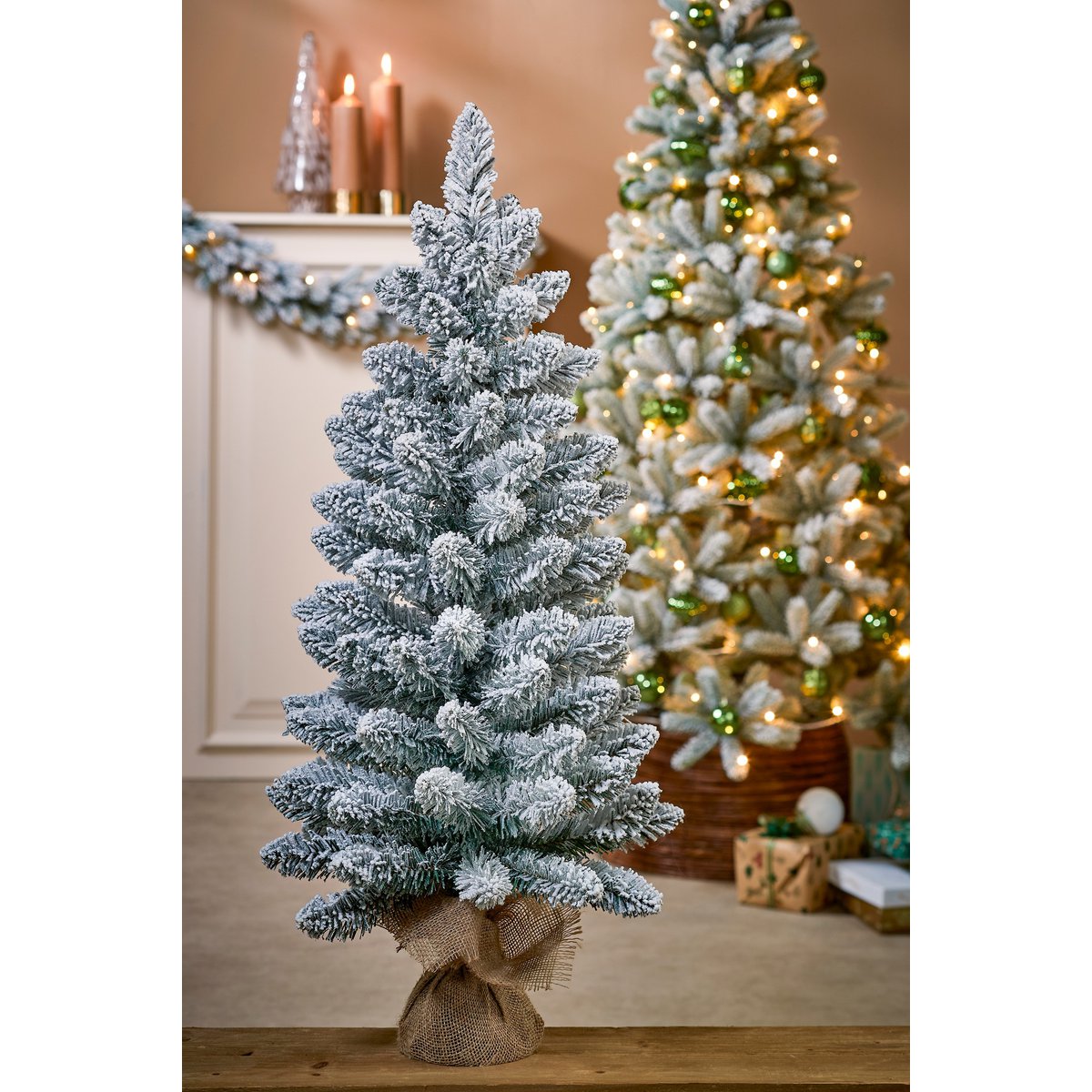 Schmaler künstlicher Weihnachtsbaum von Gerlos aus Jute – H75 x Ø36 cm – Grün gefrostet