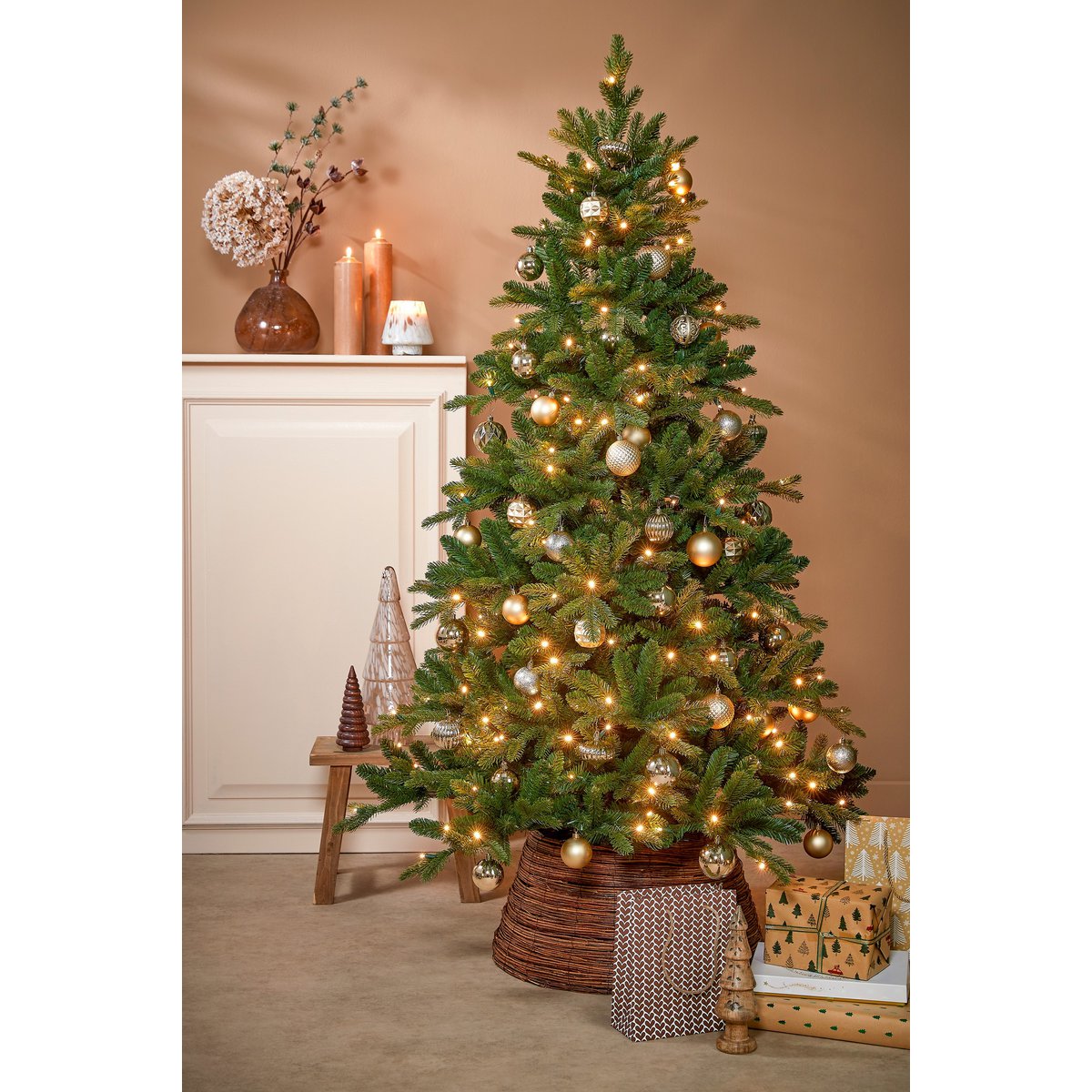 Künstlicher Weihnachtsbaum Slim mit LED-Beleuchtung – H215 x Ø125 cm – Grün