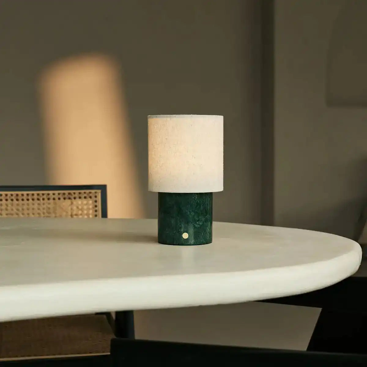 ONODA Green / Verde Alpi - Marmor wiederaufladbare Tischlampe - mit austauschbarer Lampenschatten und wiederaufladbarem Design