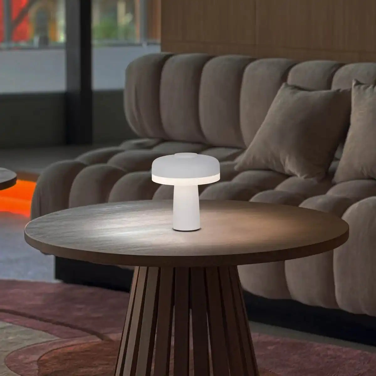 Akku-Tischleuchte "PILU", 16,5 cm hoch, oben Ø von 15 cm, Metall in Weiß, weißer Kunststoff, integrierten LEDs,280 Lumen, dimmbar per Berührungssensor, warmweiß
