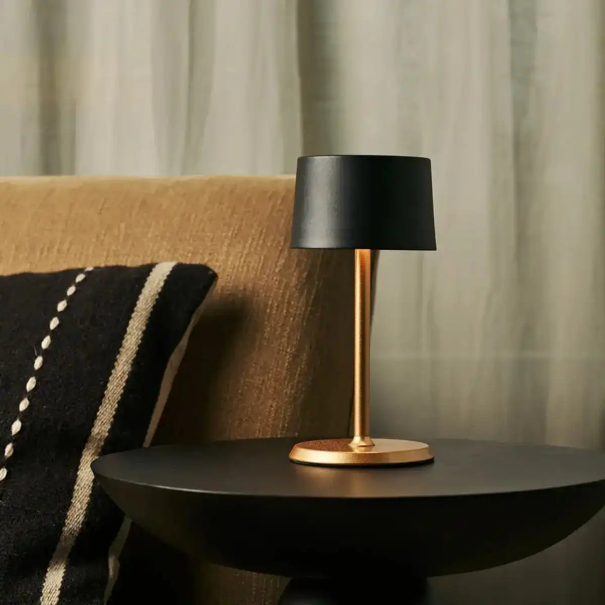 David Black & Gold wiederaufladbare Tischlampe 2 in 1 mit einstellbarer Höhe - dimmbar und kabellos mit 120 Stunden Akku