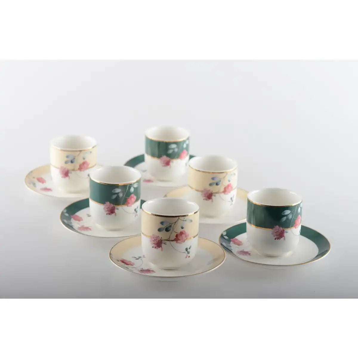 Set von 6 Tassen im Blumencafé