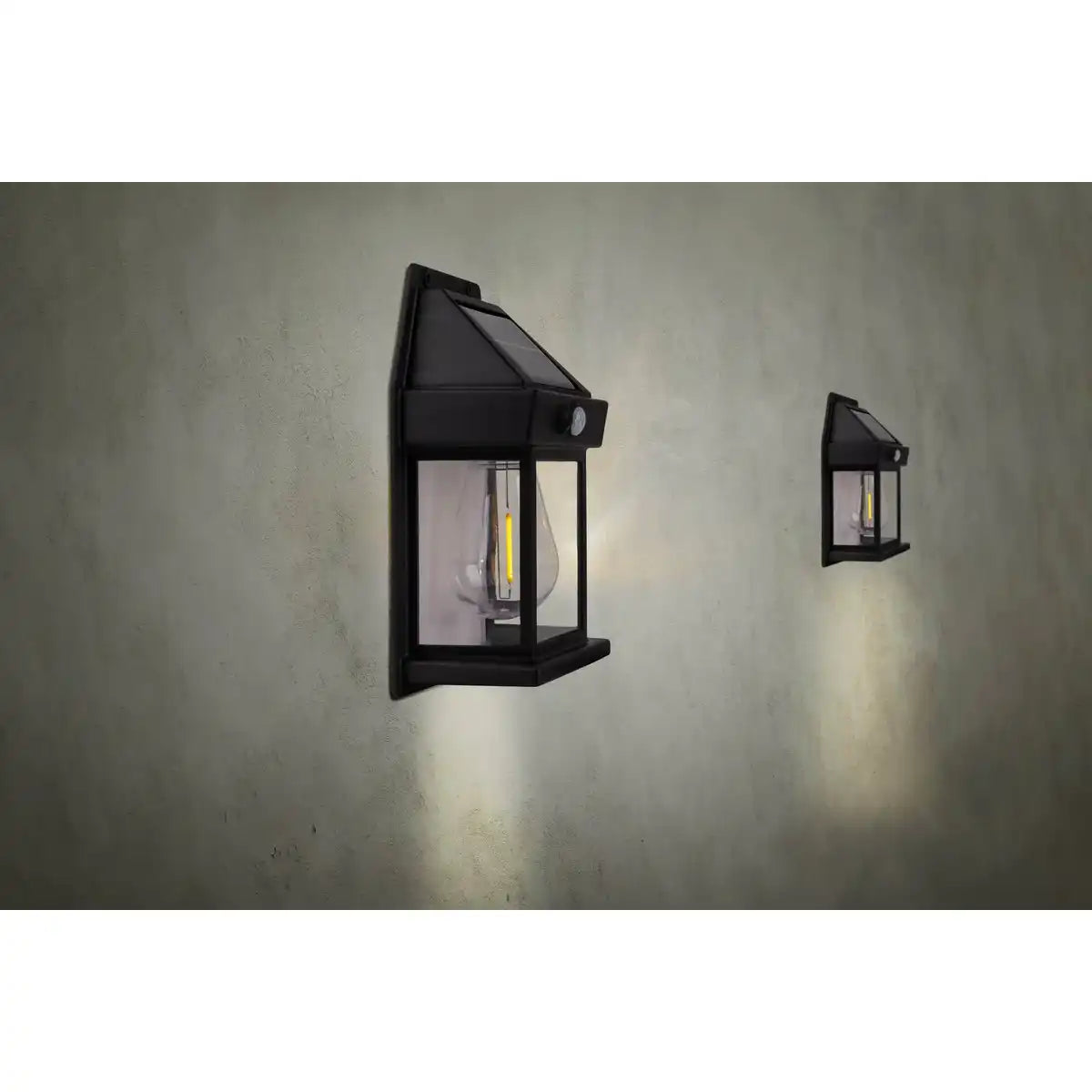 2er Set Solar-Wandleuchte "Mira" ca. 17 cm hoch, aus schwarzem wetterfestem Kunststoff, integrierter LED in warmweiß, inkl. Bewegungsmelder und Dämmerungssensor