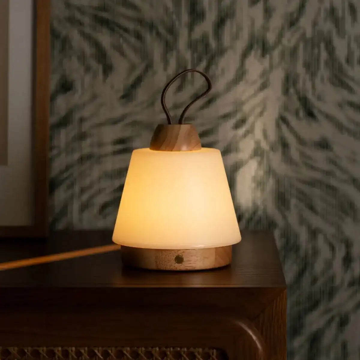 Liv Hellbraune wiederaufladbare Lampe – Lederband, dimmbar, kabellos