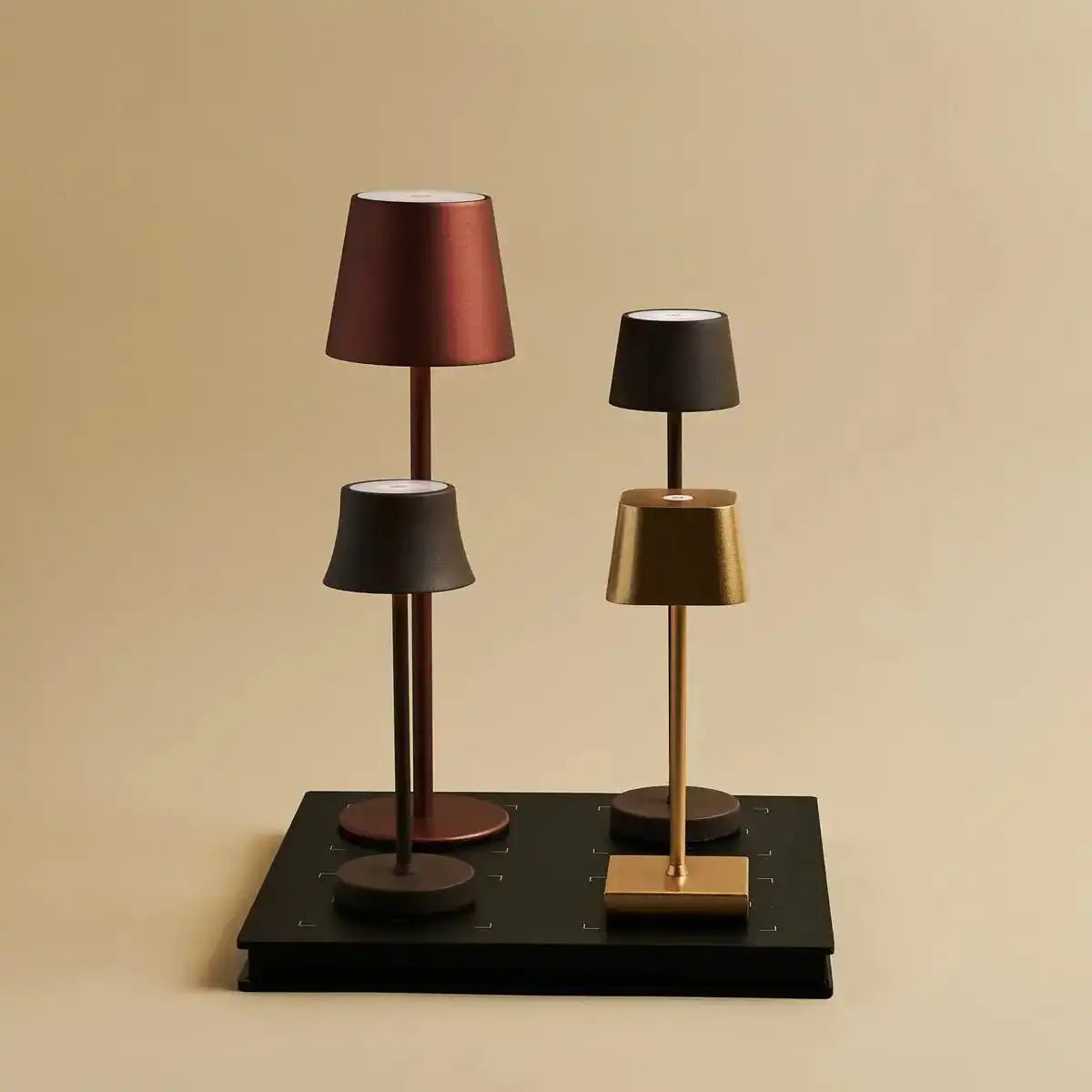 Combi Set Professional-4 x Maya Shadow Grey Brehargable Tischlampen & 1 x Amstel Wireless Ladestation mit Qi-Technologie