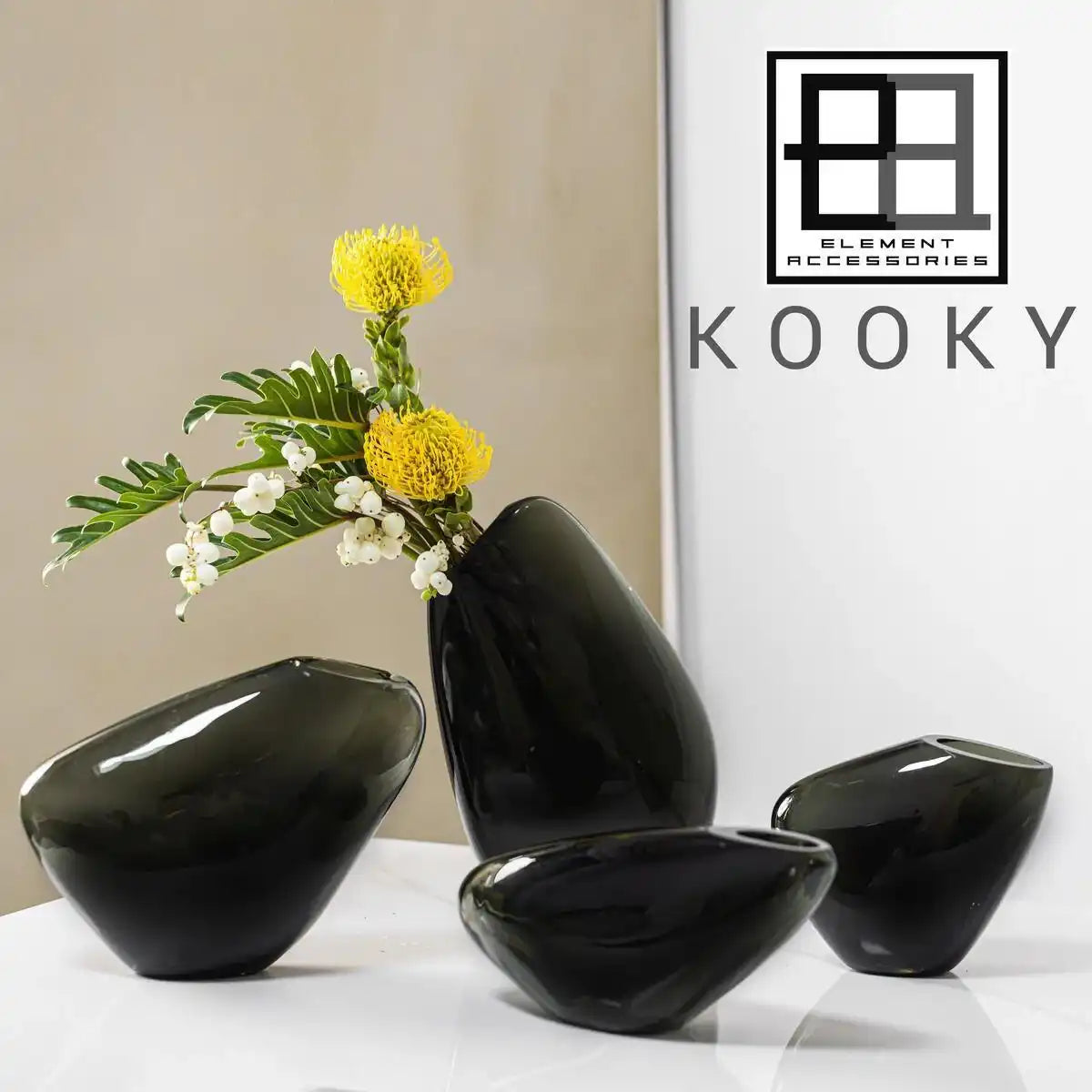 Hohe moderne Vase mit sehr innovativem, schlichtem Design, KOOKY30GR - HomeDesign Knaus