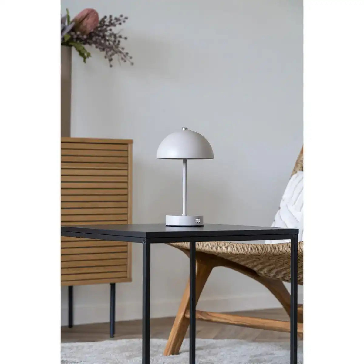 Holt LED-Tischlampe – Sand, Metall, wiederaufladbar - HomeDesign Knaus