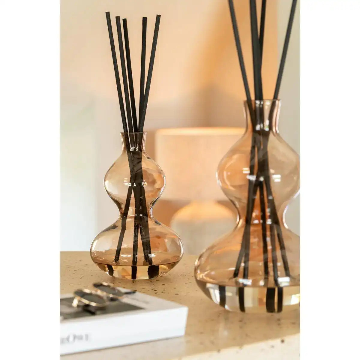 J-Line Geurolie Nordic Vetiver Glas Amber Large - HomeDesign Knaus