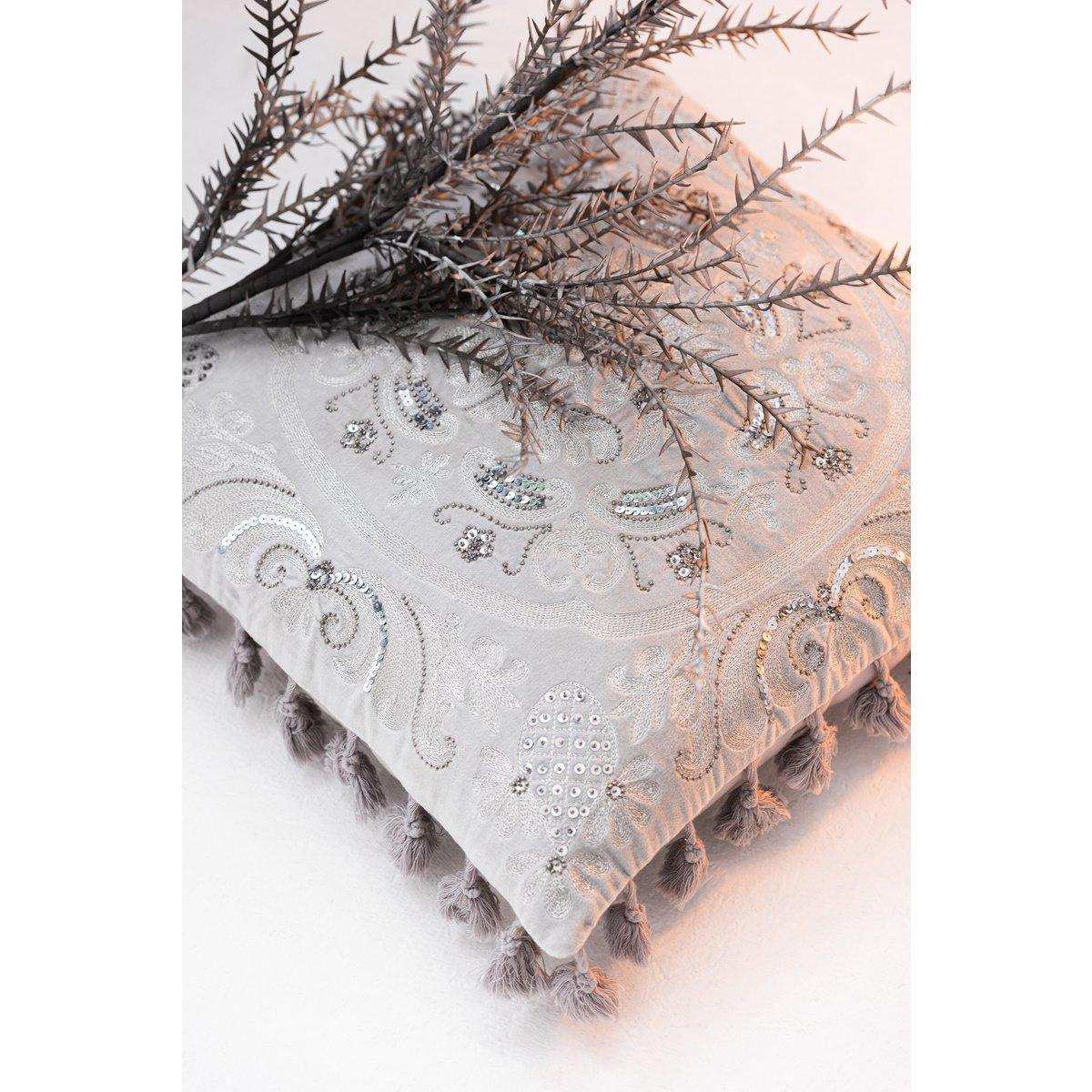 J-Line Kissen Marokkanisch mit Quasten – Polyester – Grau - HomeDesign Knaus