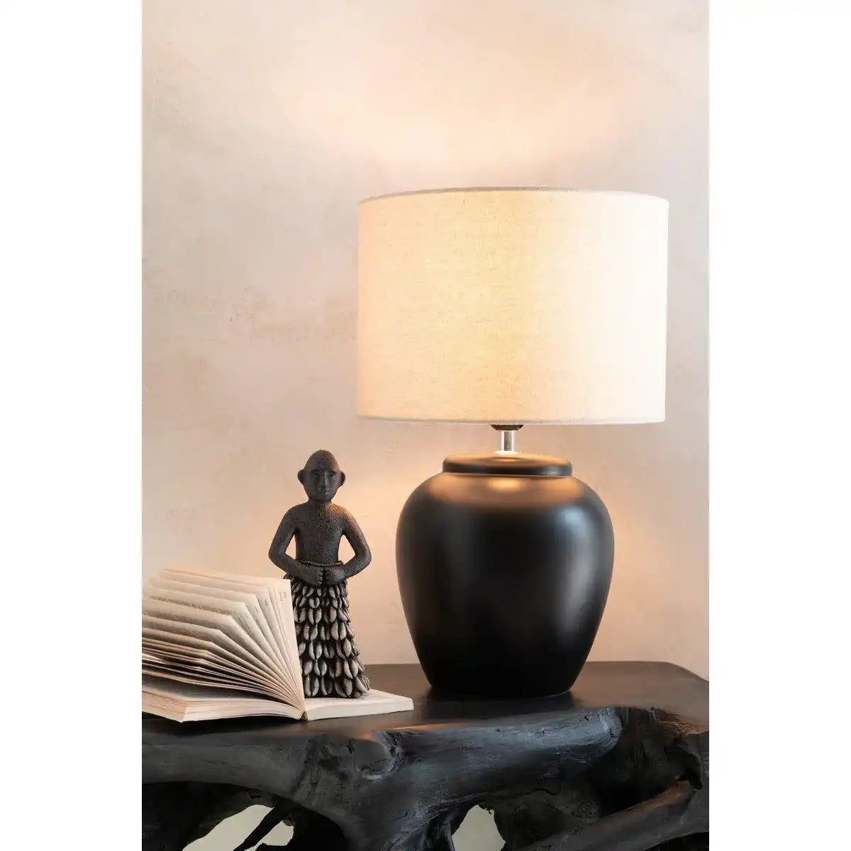 J-Line Lampe Meli + Shade - Keramik/Leinen - Schwarz - Groß - HomeDesign Knaus