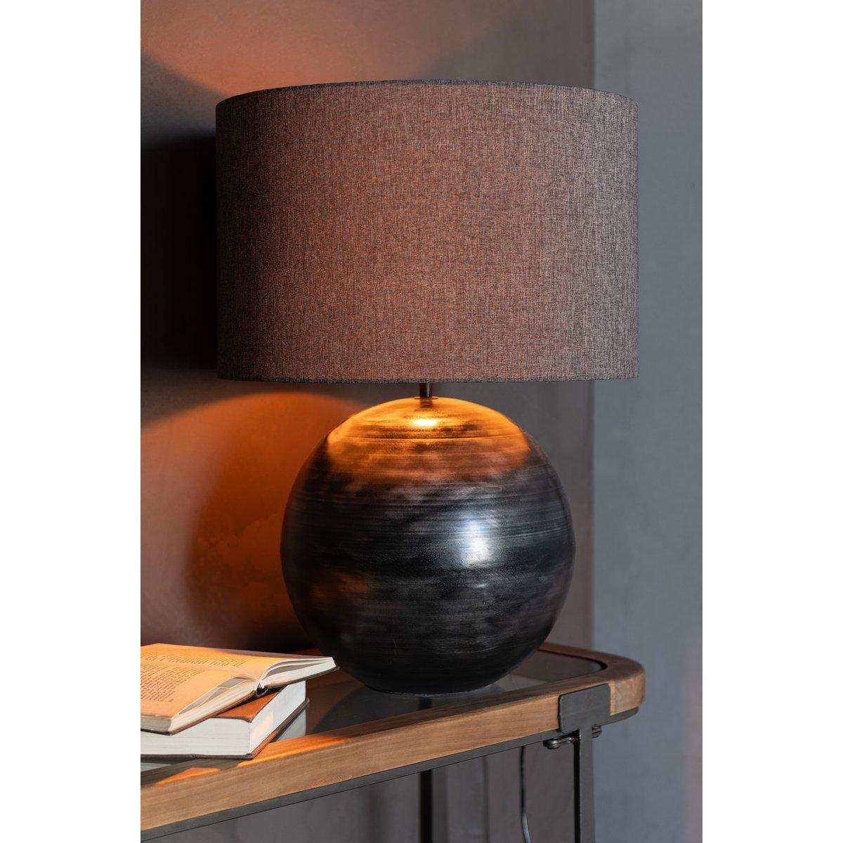 J-Line Lampe + Schirm Scale Metall Schwarz Small - HomeDesign Knaus