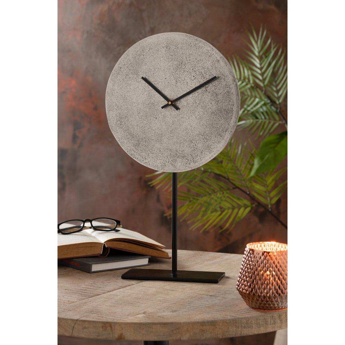 J-Line Uhr auf Fuß – Metall – Silber – Ø 41 cm - HomeDesign Knaus