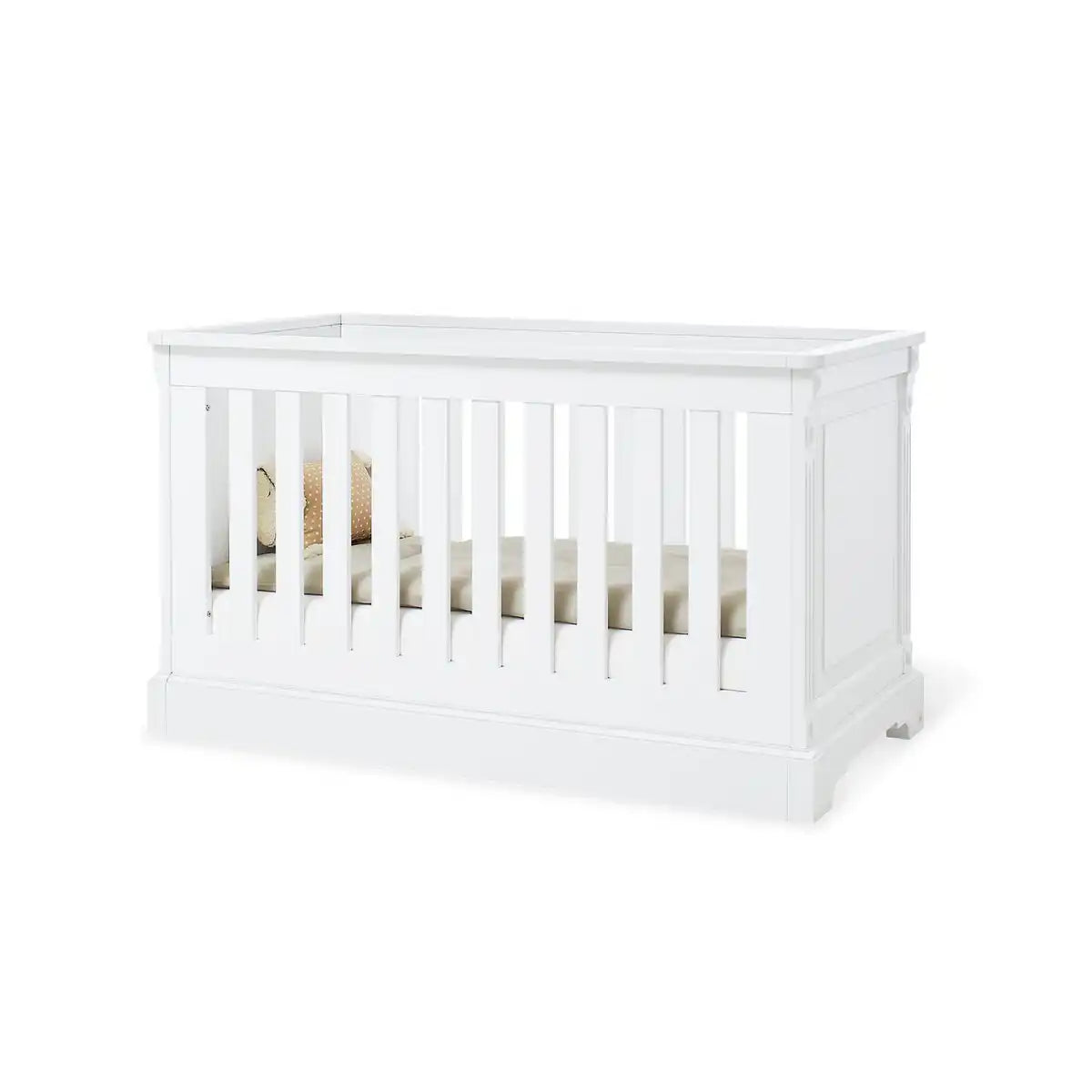 Kinderzimmer 'Emilia' extra breit groß, inkl. Wandregal
4-teilig: Kinderbett, extra breite Wickelkommode, großer Kleiderschrank, Wandregal - HomeDesign Knaus