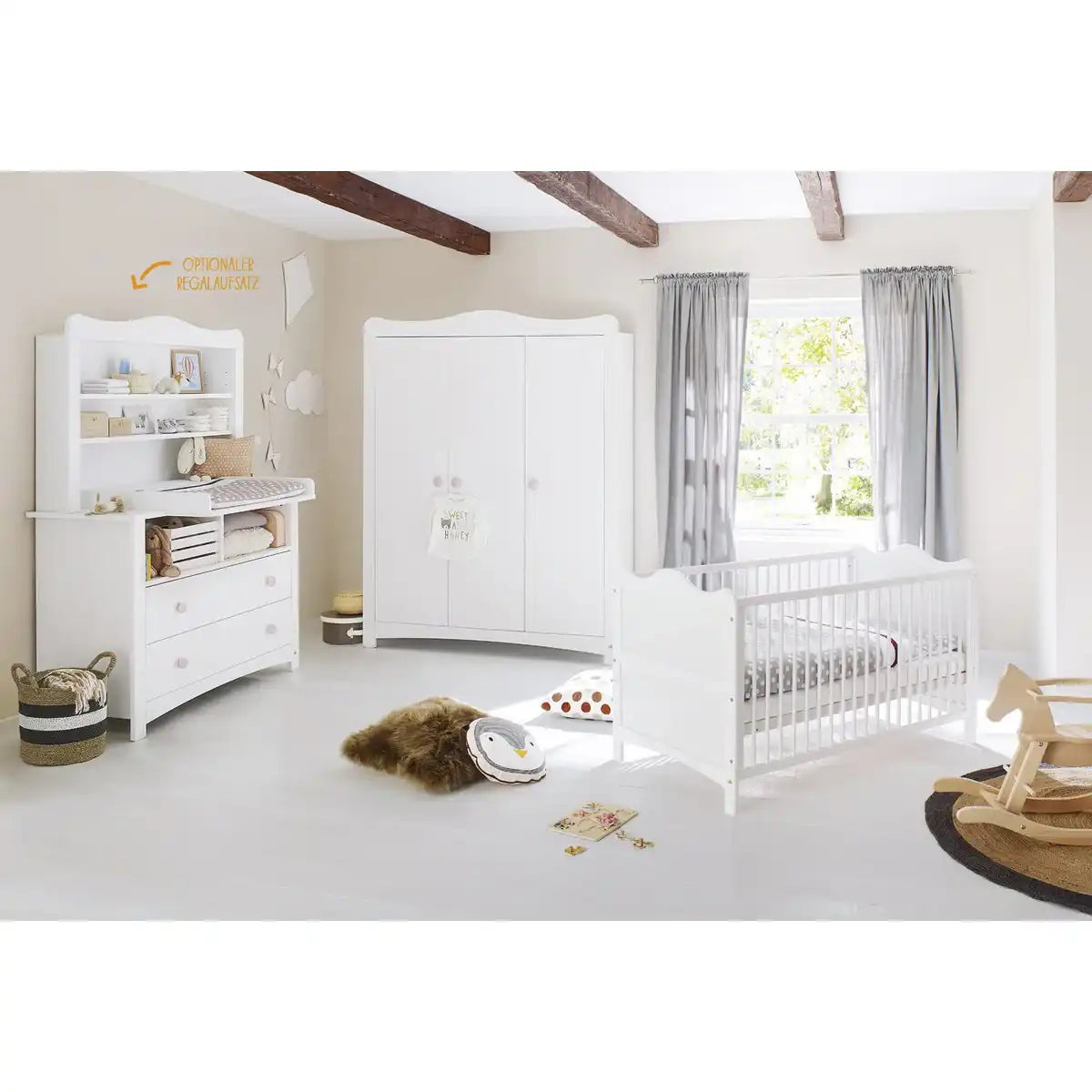 Kinderzimmer 'Florentina' extra breit groß, inkl. extra breites Regal
4-teilig: Kinderbett, extra breite Wickelkommode inkl. Extrabreites Regal, großer Kleiderschrank - HomeDesign Knaus