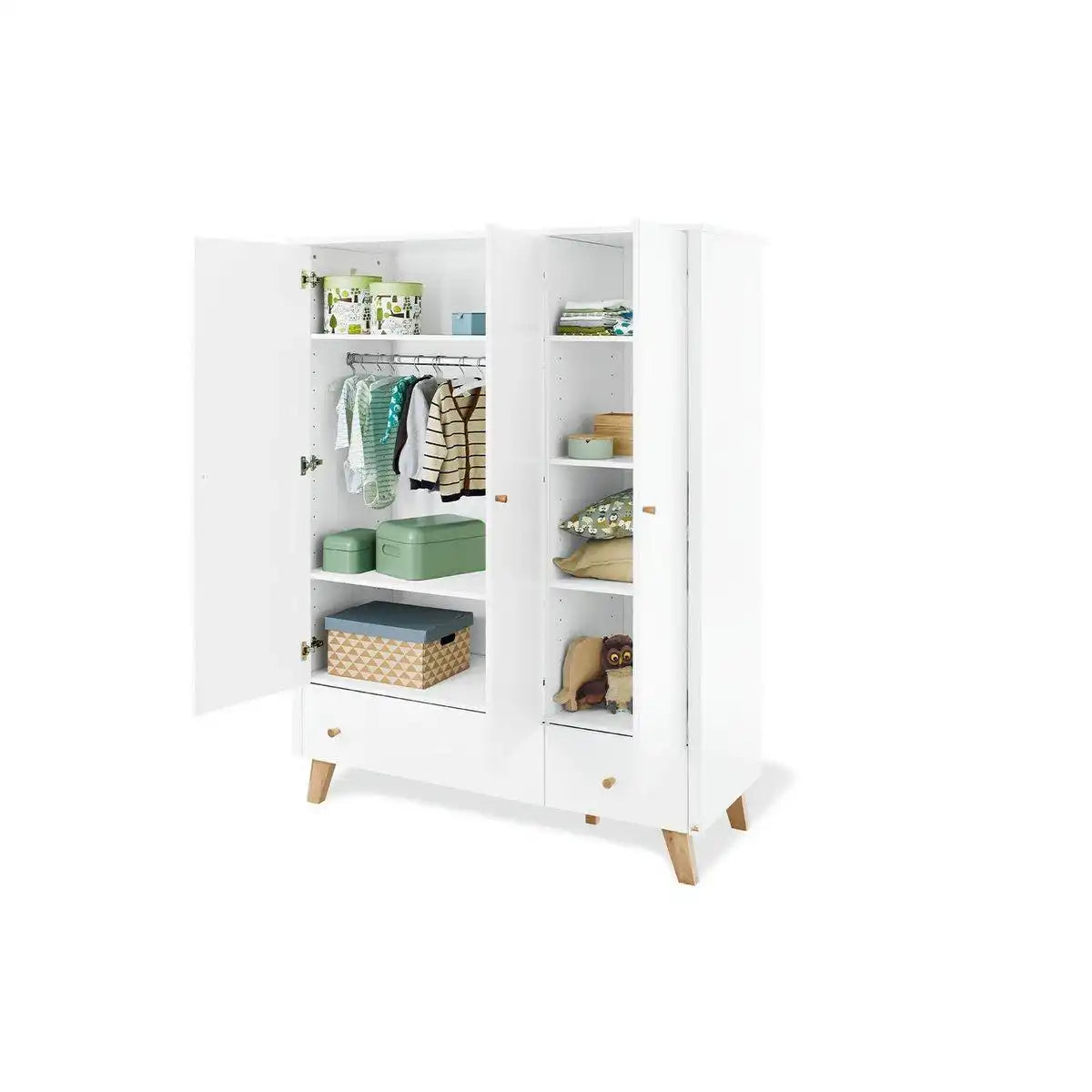 Kinderzimmer 'Hilda & Pan' breit groß, weiß, inkl. Wandregal
4-teilig: Hausbett, breite Wickelkommode, großer Kleiderschrank, Wandregal - HomeDesign Knaus