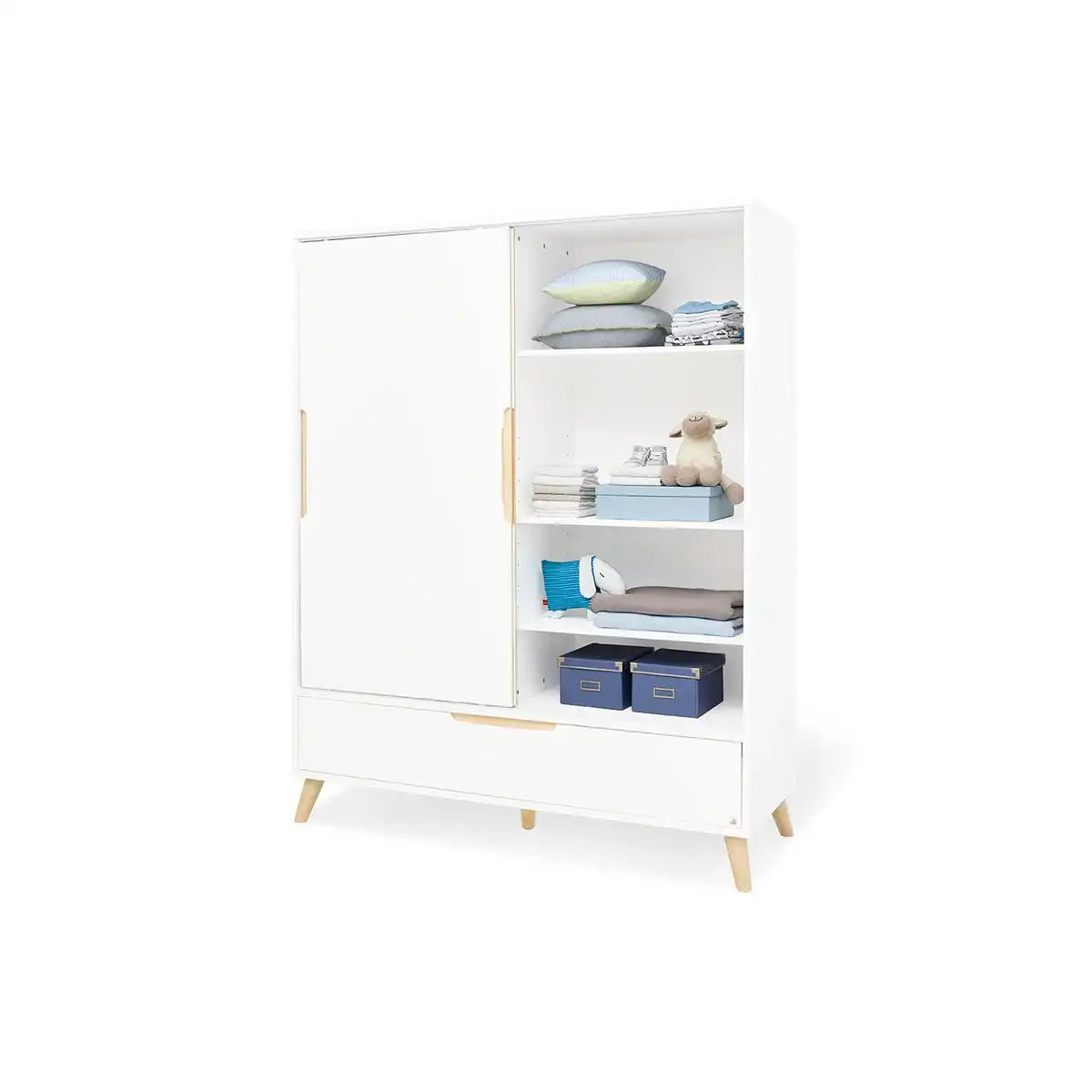 Kinderzimmer 'Move' breit groß, inkl. Wandregal
4-teilig: Kinderbett, breite Wickelkommode, großer Kleiderschrank, Wandregal - HomeDesign Knaus