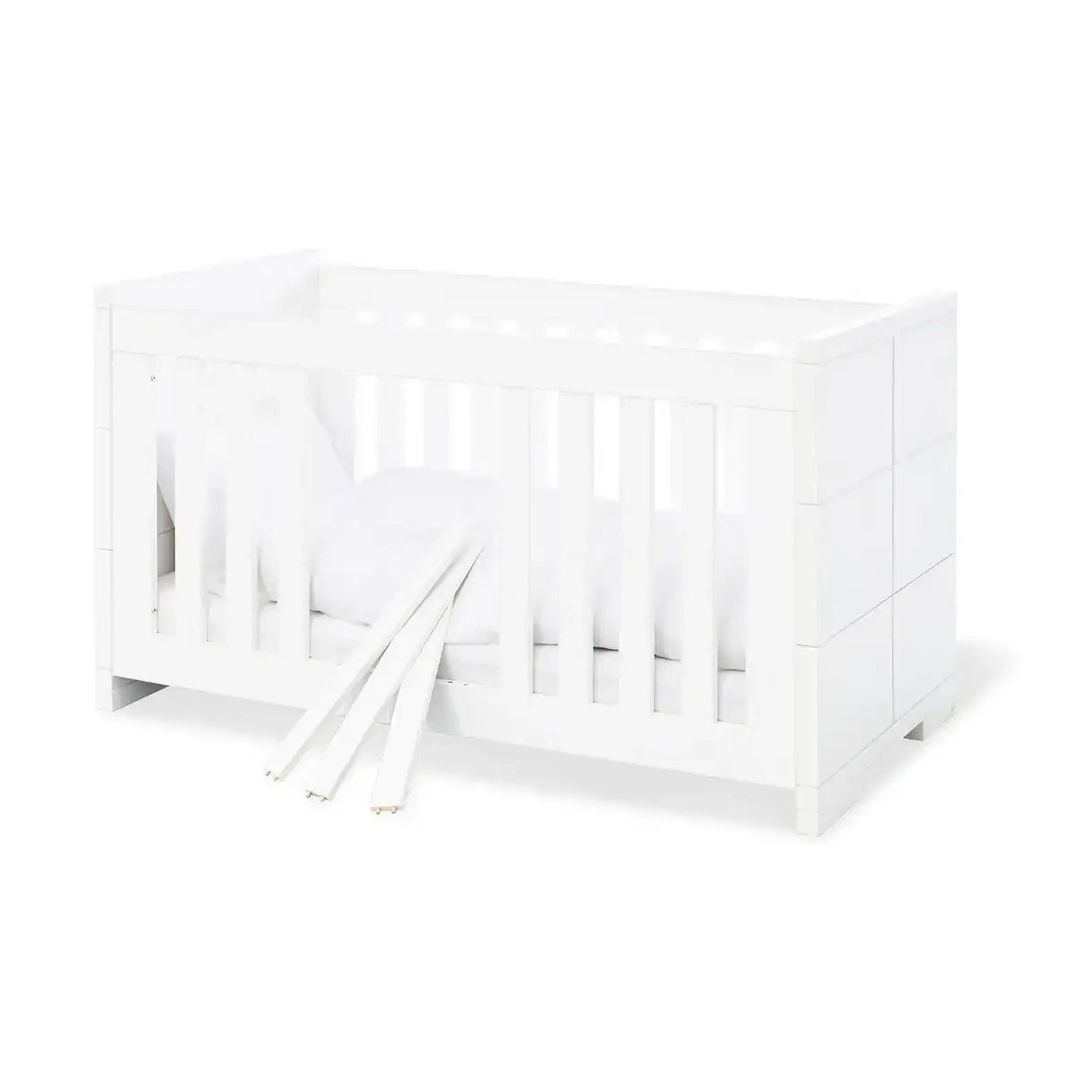 Kinderzimmer 'Polar' breit groß3-teilig: Kinderbett, breite Wickelkommode, großer Kleiderschrank - HomeDesign Knaus